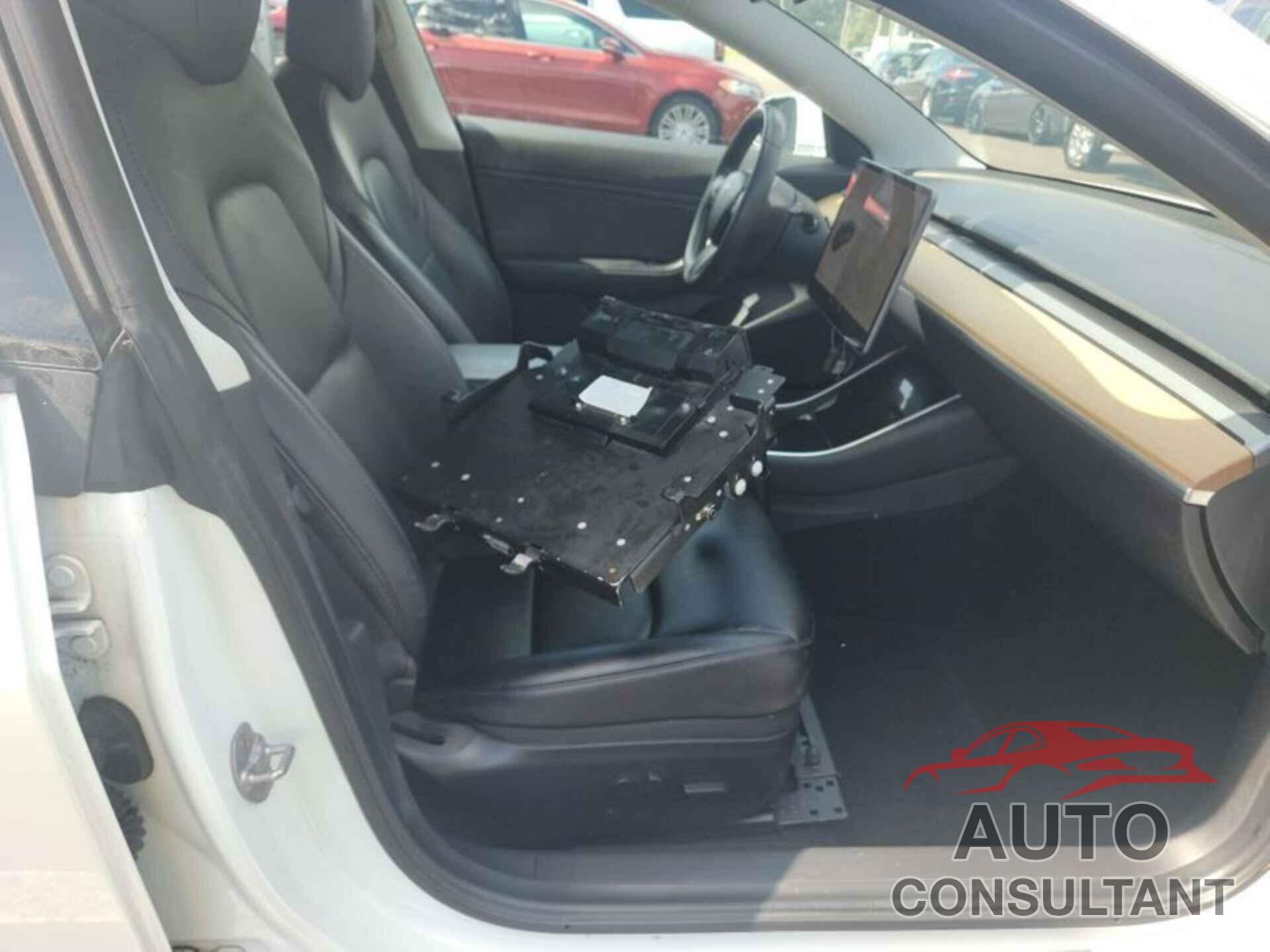 TESLA MODEL 3 2020 - 5YJ3E1EB7LF636905