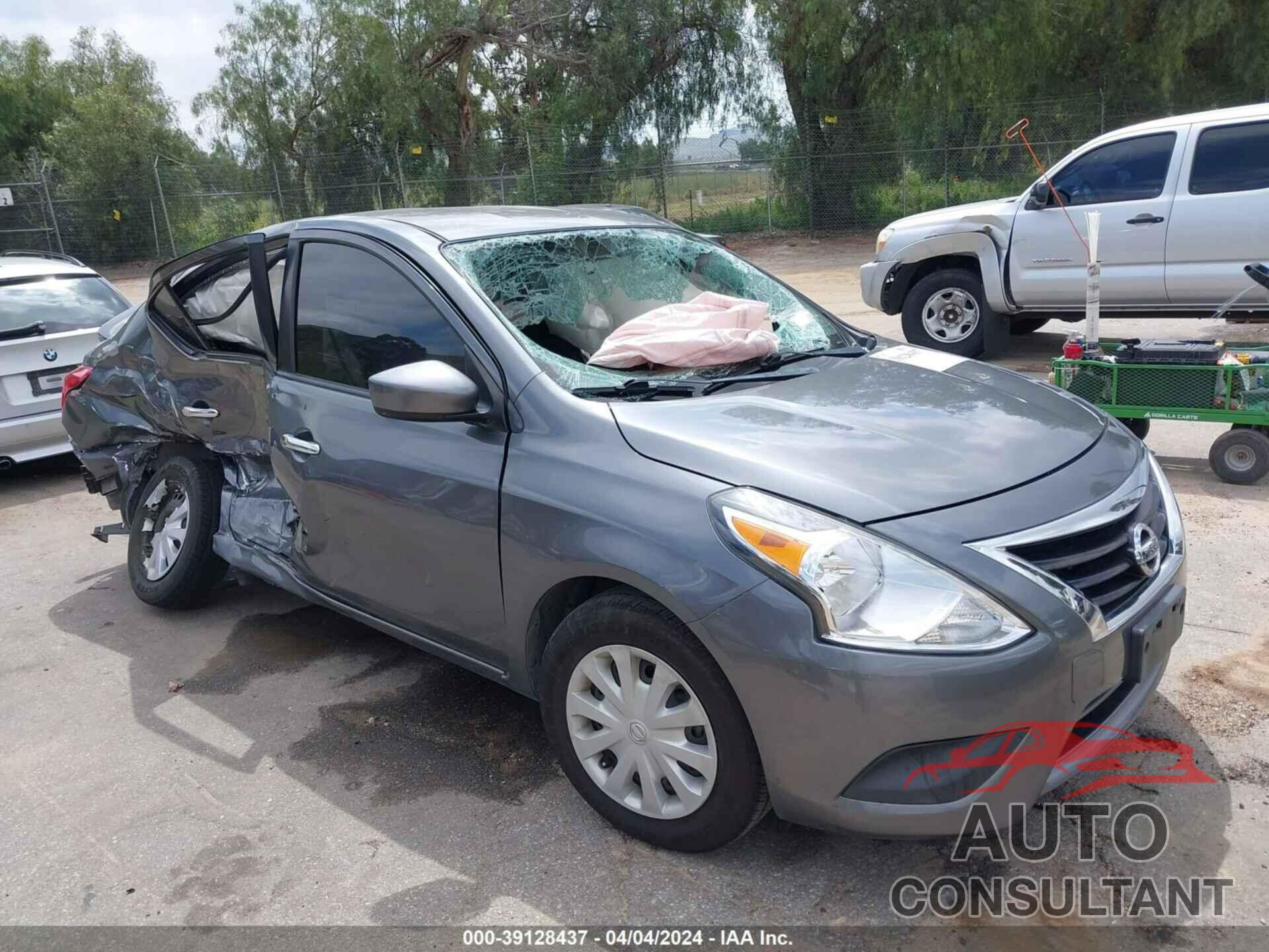 NISSAN VERSA 2018 - 3N1CN7AP1JL853596