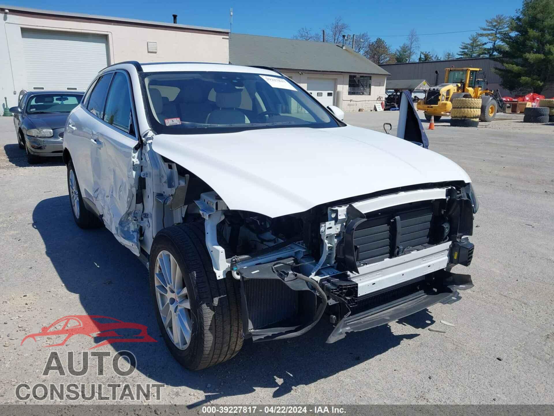 JAGUAR F-PACE 2019 - SADCK2FX4KA398063