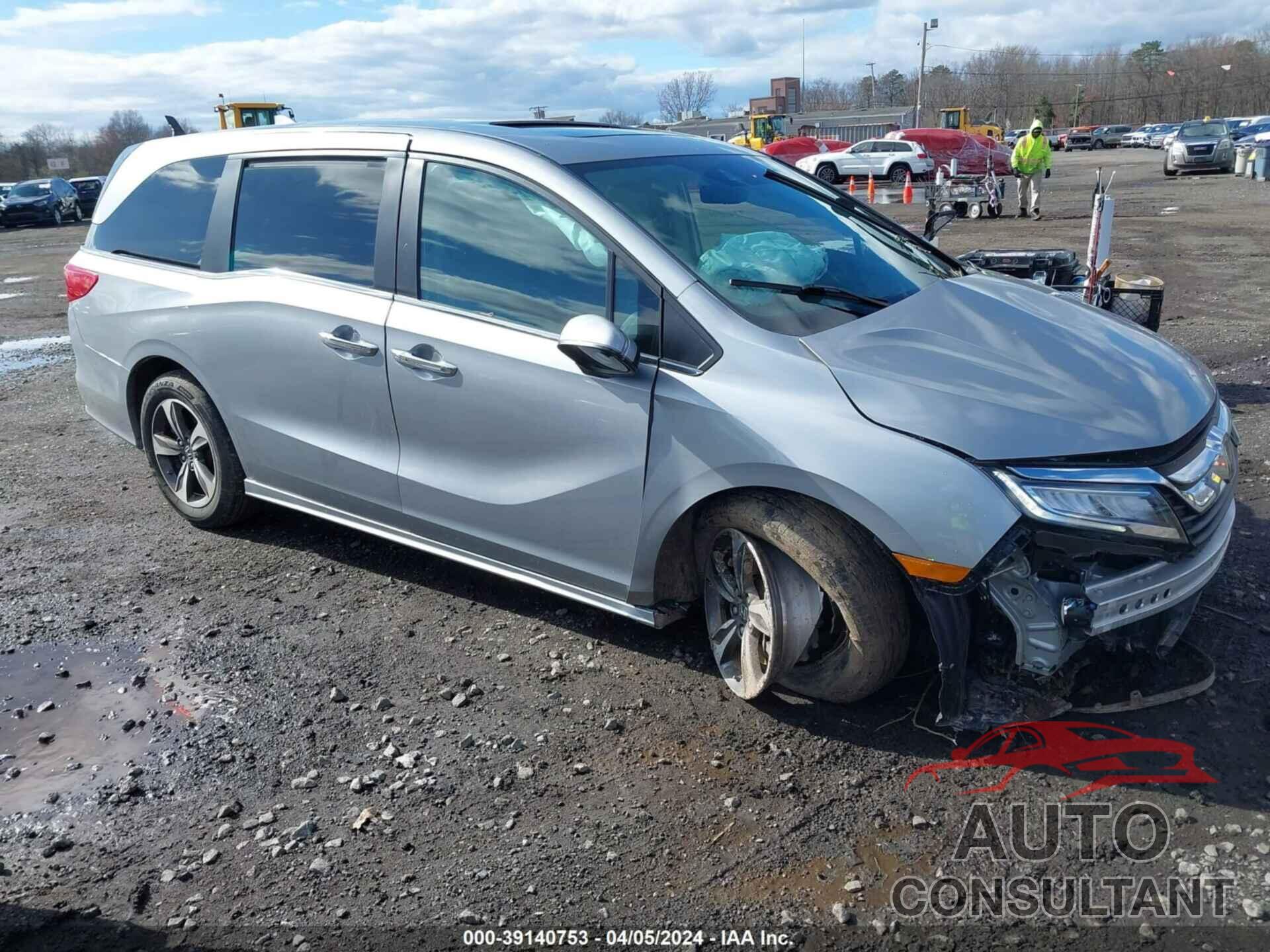 HONDA ODYSSEY 2018 - 5FNRL6H84JB009041