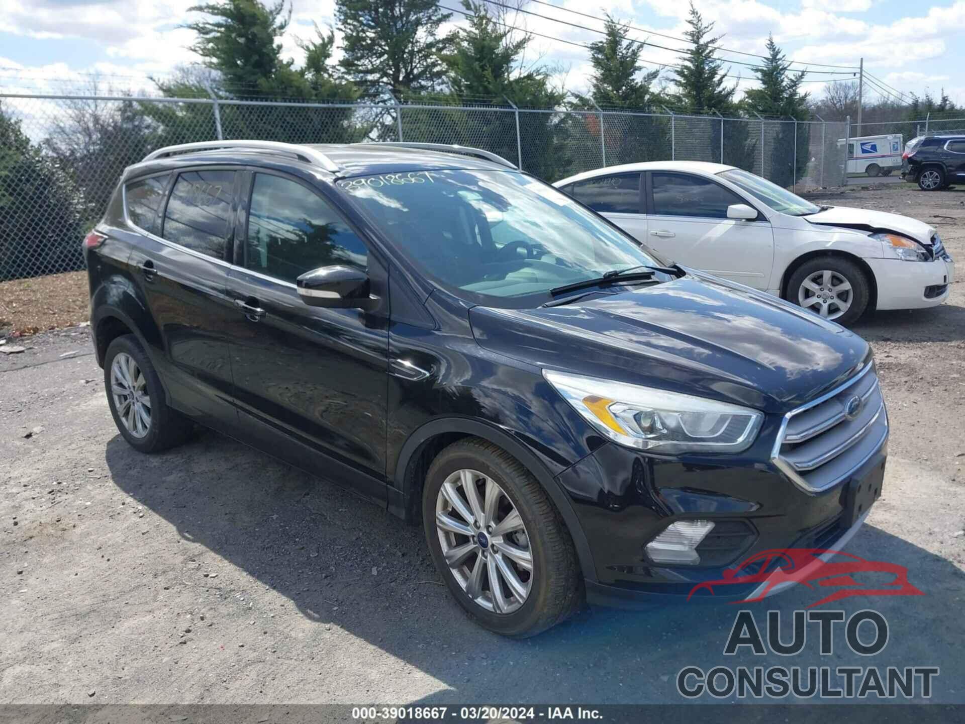 FORD ESCAPE 2017 - 1FMCU0JD5HUA35880