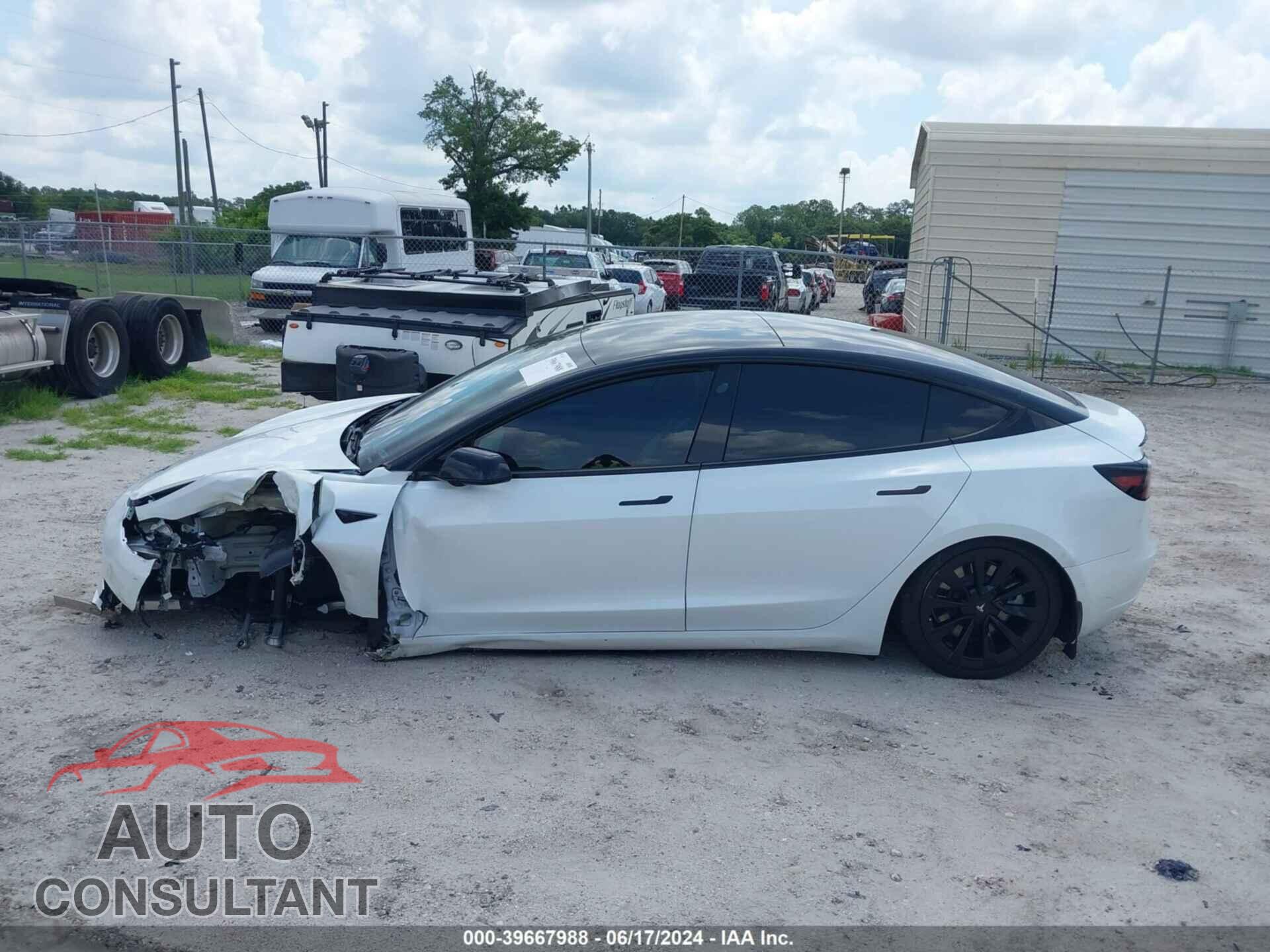 TESLA MODEL 3 2021 - 5YJ3E1EA5MF096561