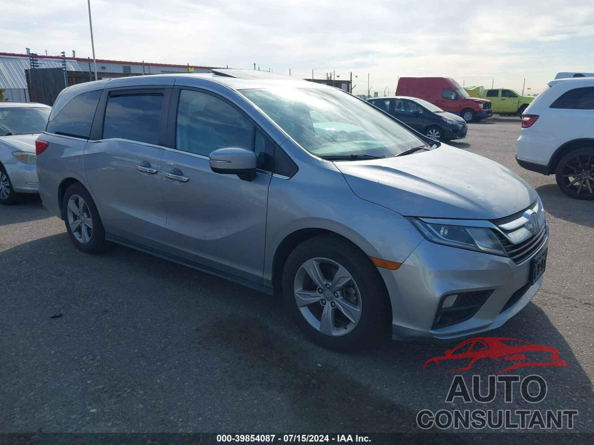 HONDA ODYSSEY 2018 - 5FNRL6H71JB105006