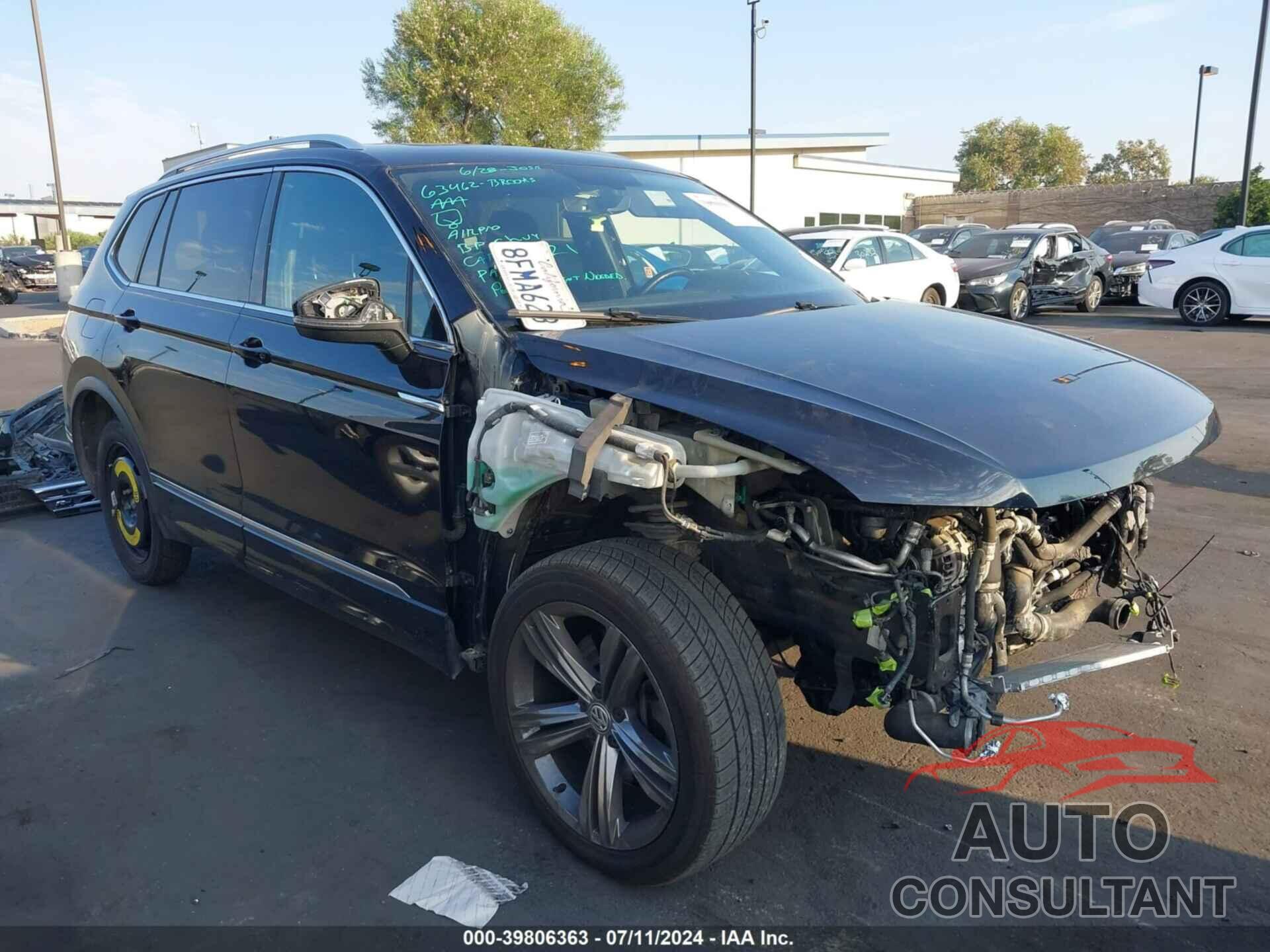 VOLKSWAGEN TIGUAN 2018 - 3VV2B7AX7JM200865