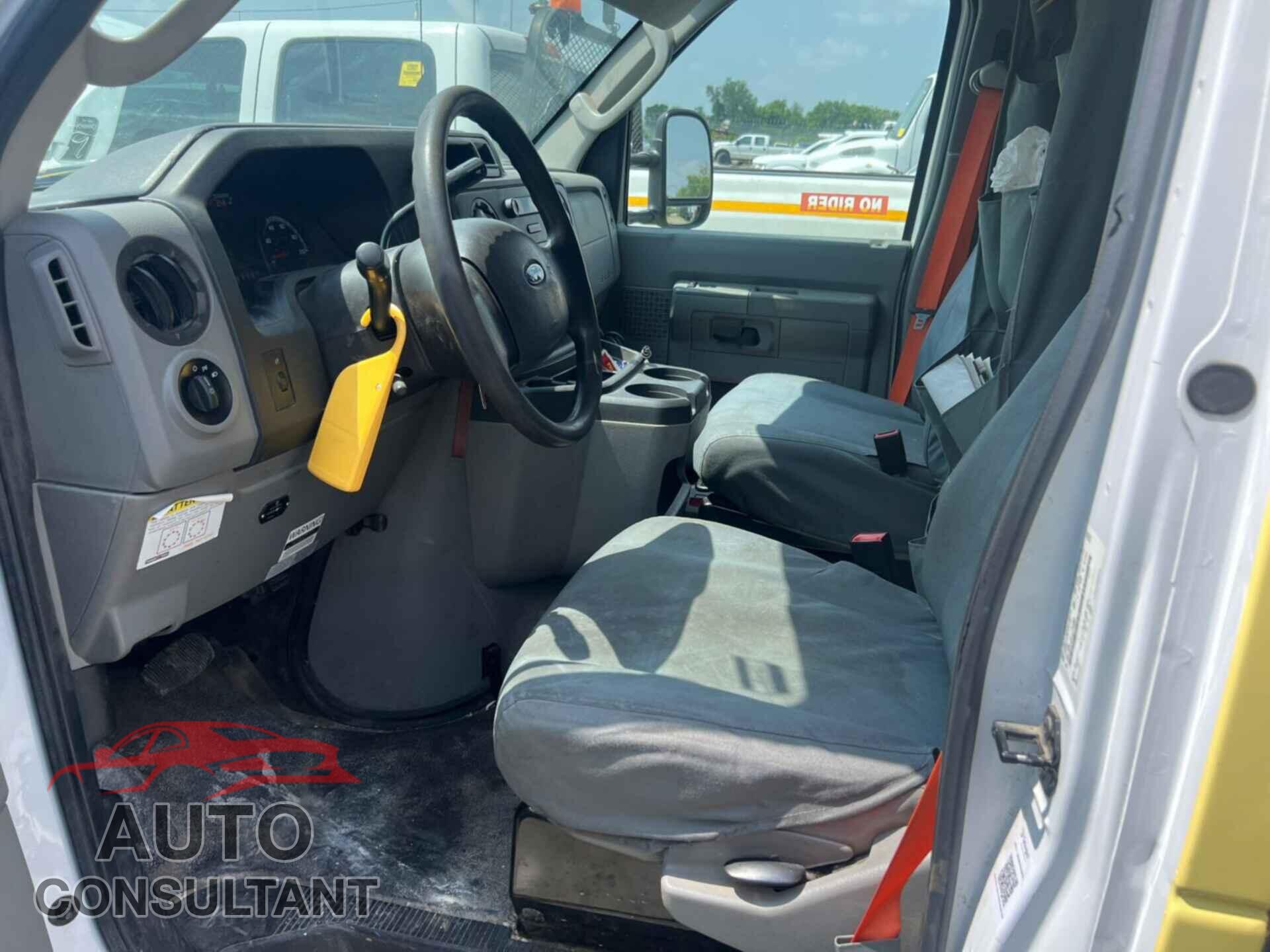 FORD E-450 CUTAWAY 2018 - 1FDXE4FS0JDC19661