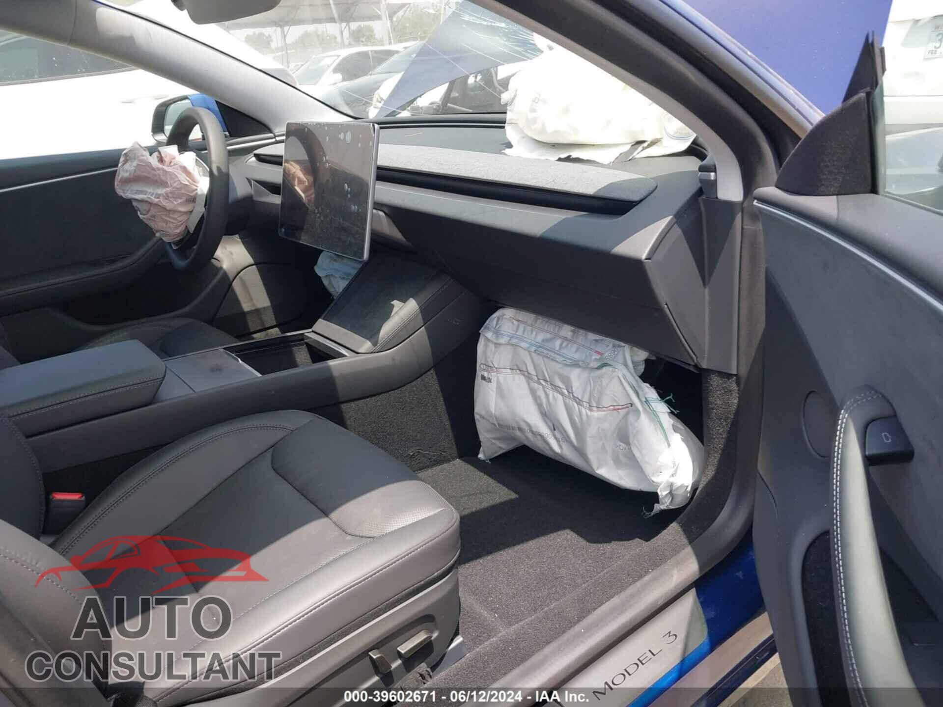TESLA MODEL 3 2024 - 5YJ3E1EB5RF729446