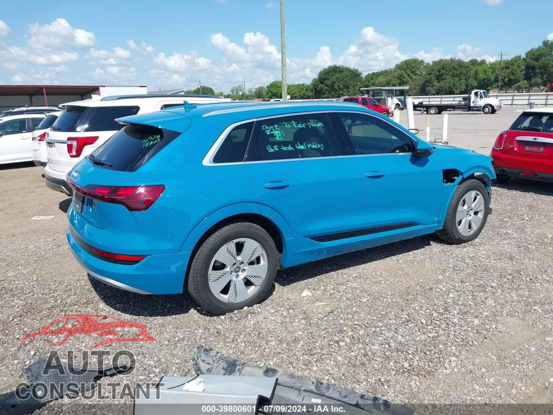 AUDI E-TRON 2019 - WA1LAAGE0KB006335