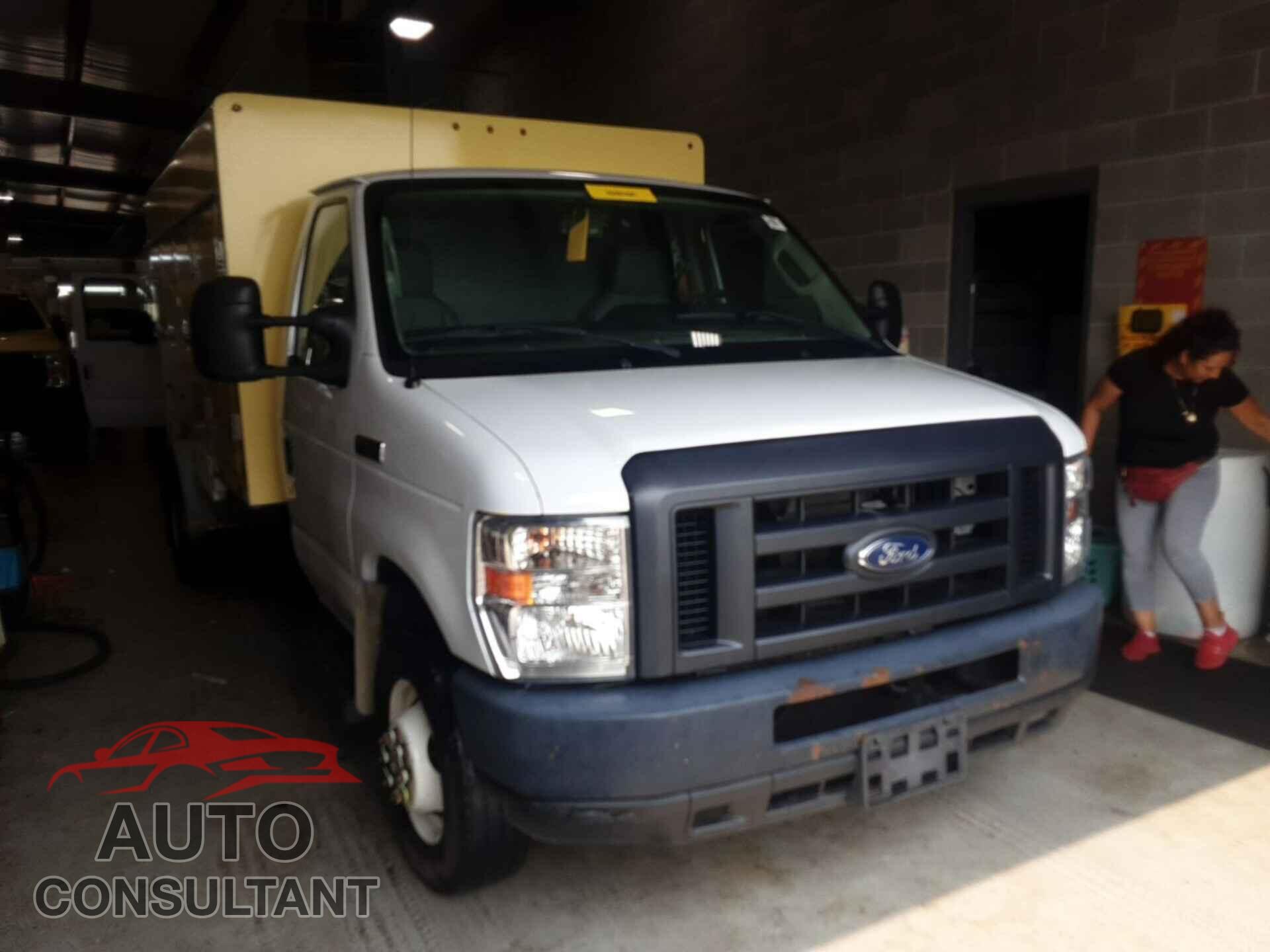 FORD E-450 CUTAWAY 2017 - 1FDXE4FS2HDC69018