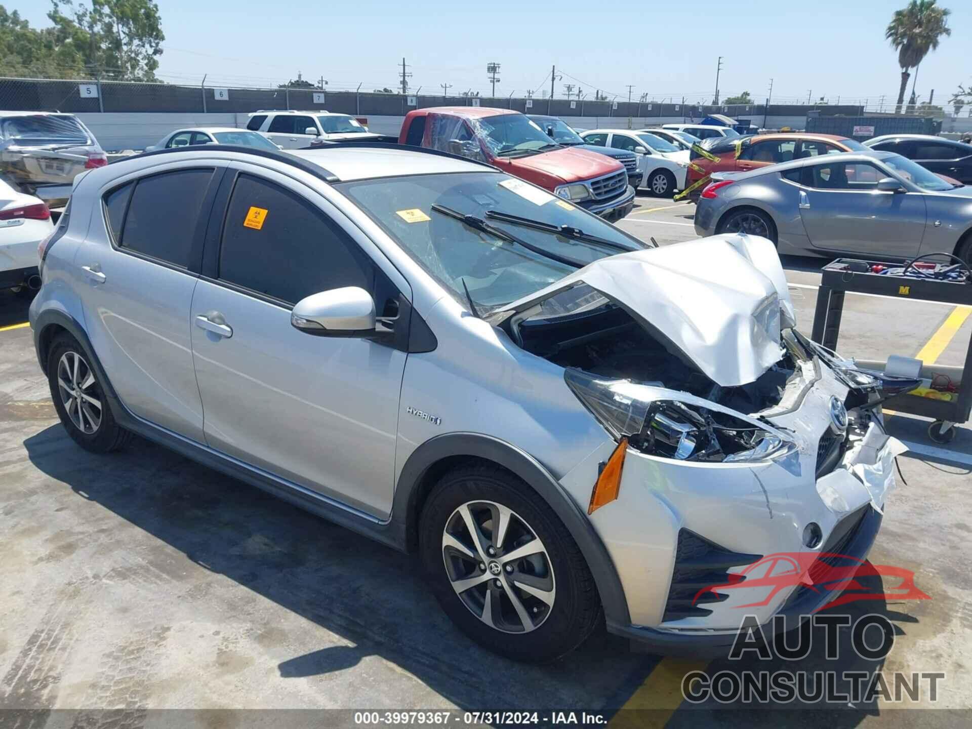 TOYOTA PRIUS C 2018 - JTDKDTB37J1609698