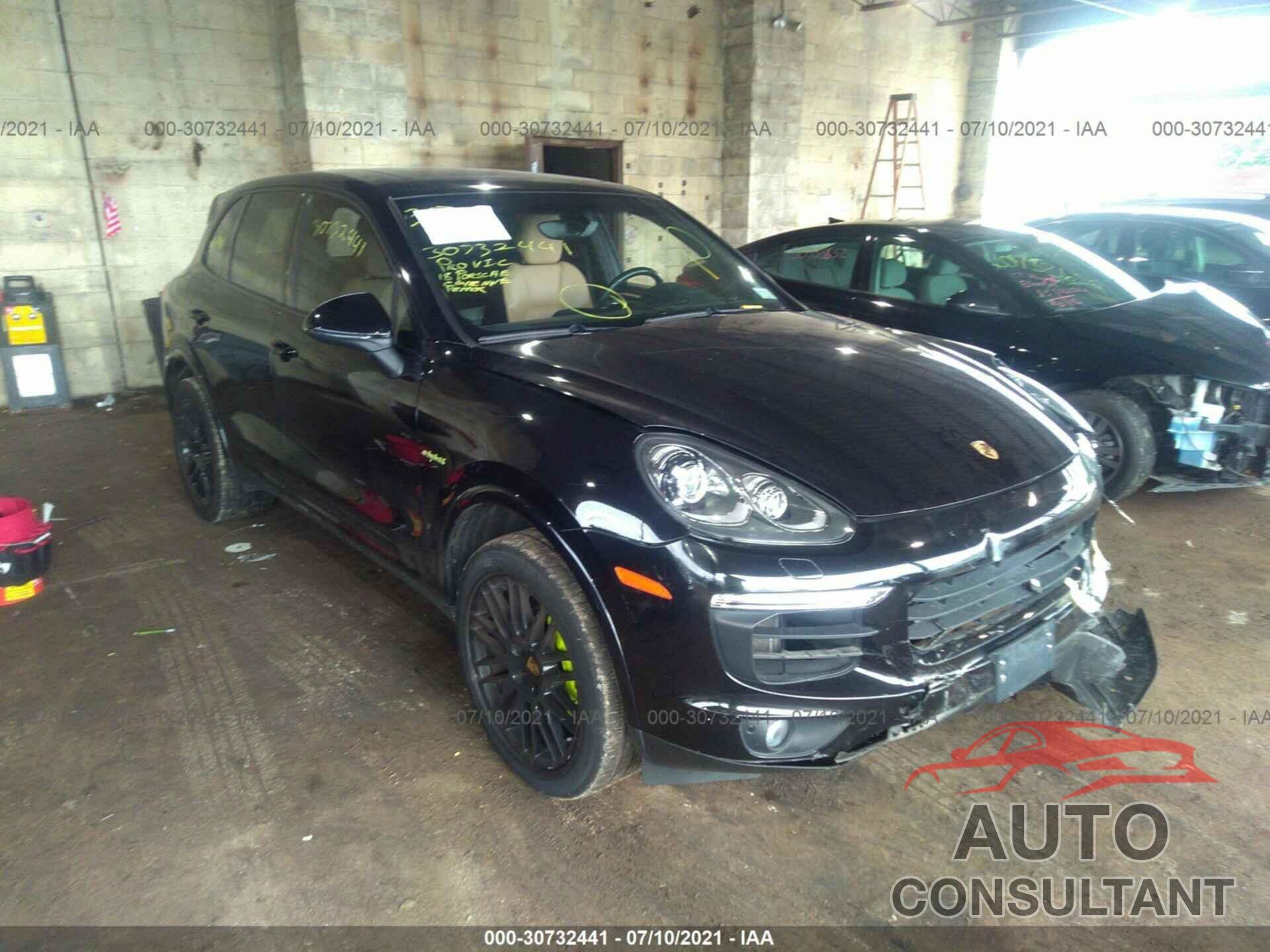 PORSCHE CAYENNE 2018 - WP1AE2A23JLA70429