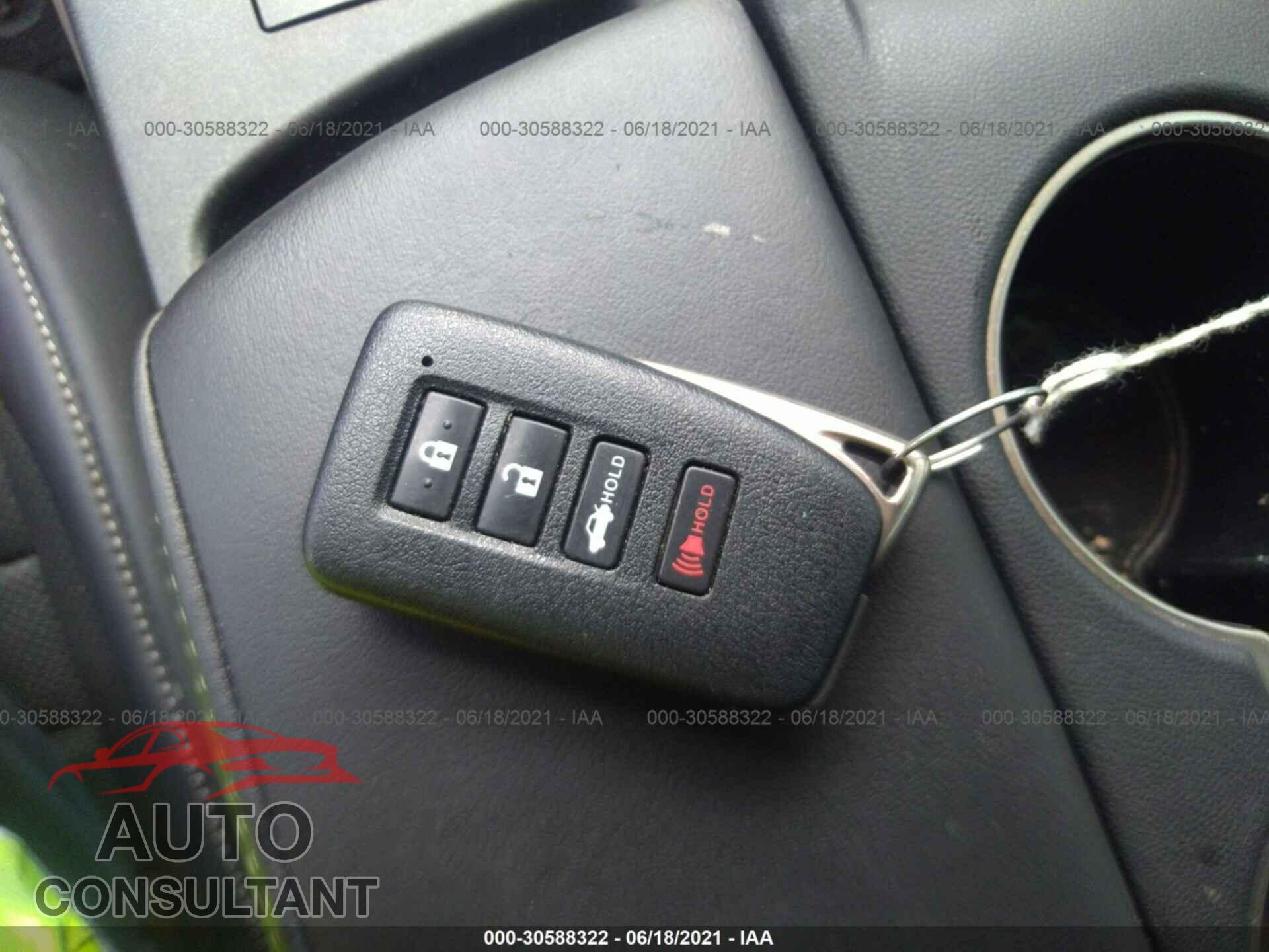 LEXUS IS 2017 - JTHBA1D29H5051016