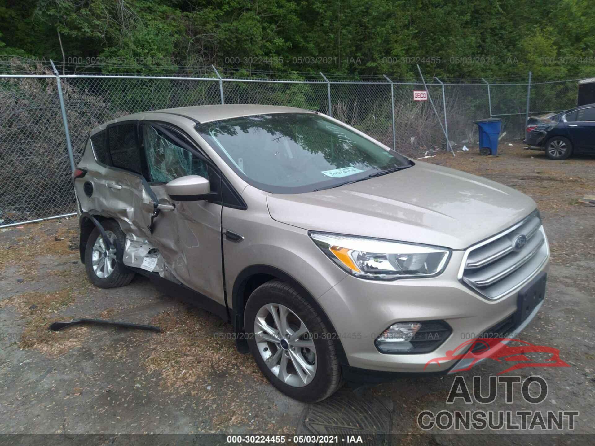 FORD ESCAPE 2017 - 1FMCU9GD6HUE42117