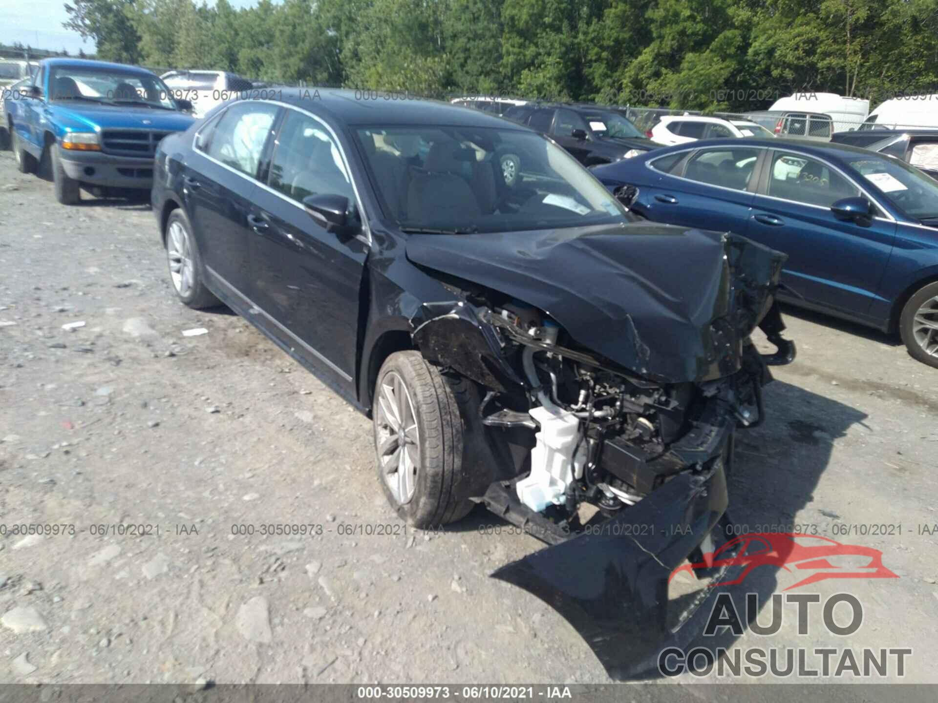 VOLKSWAGEN PASSAT 2017 - 1VWCT7A33HC073943