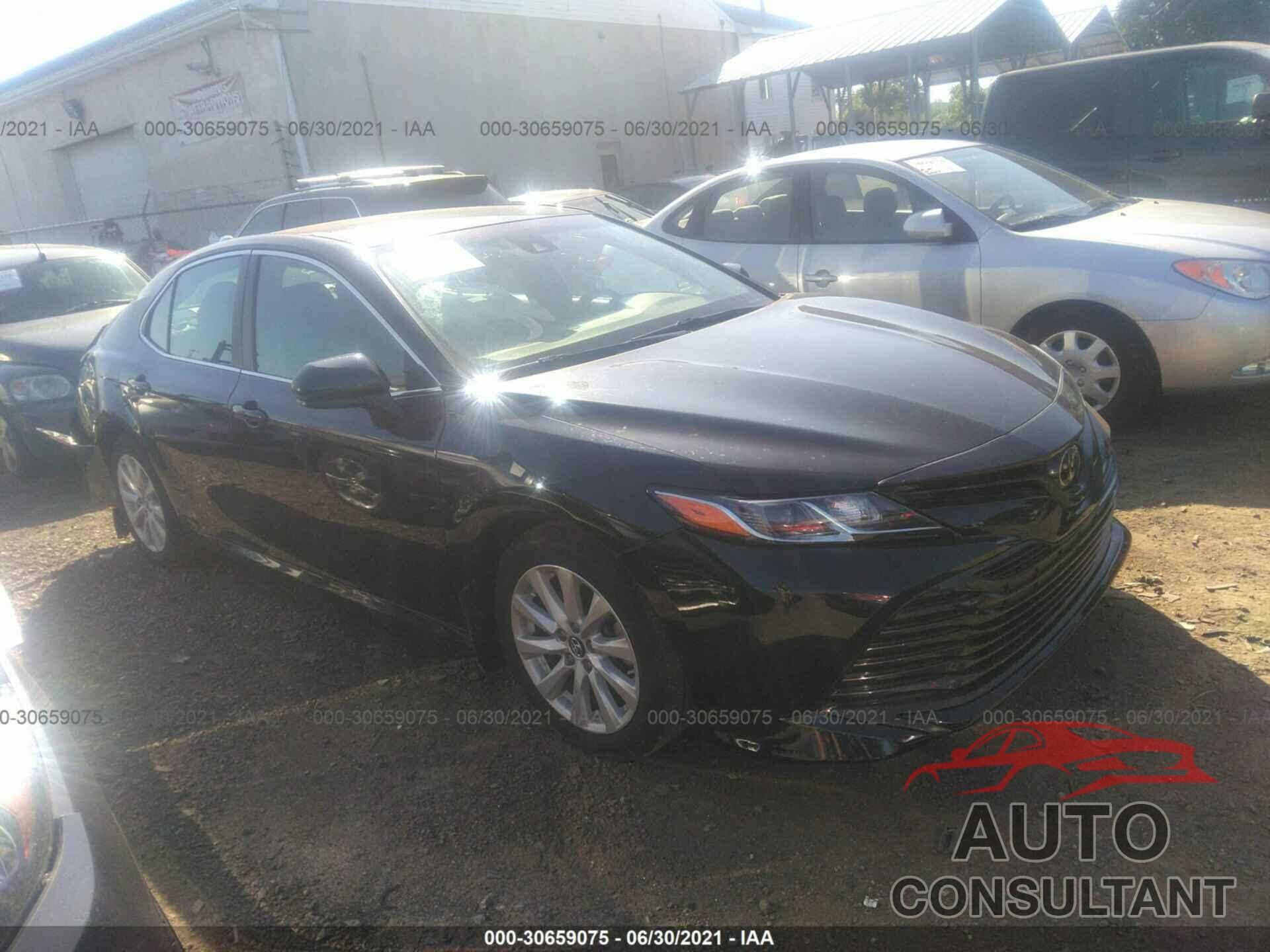 TOYOTA CAMRY 2018 - 4T1B11HK4JU638663