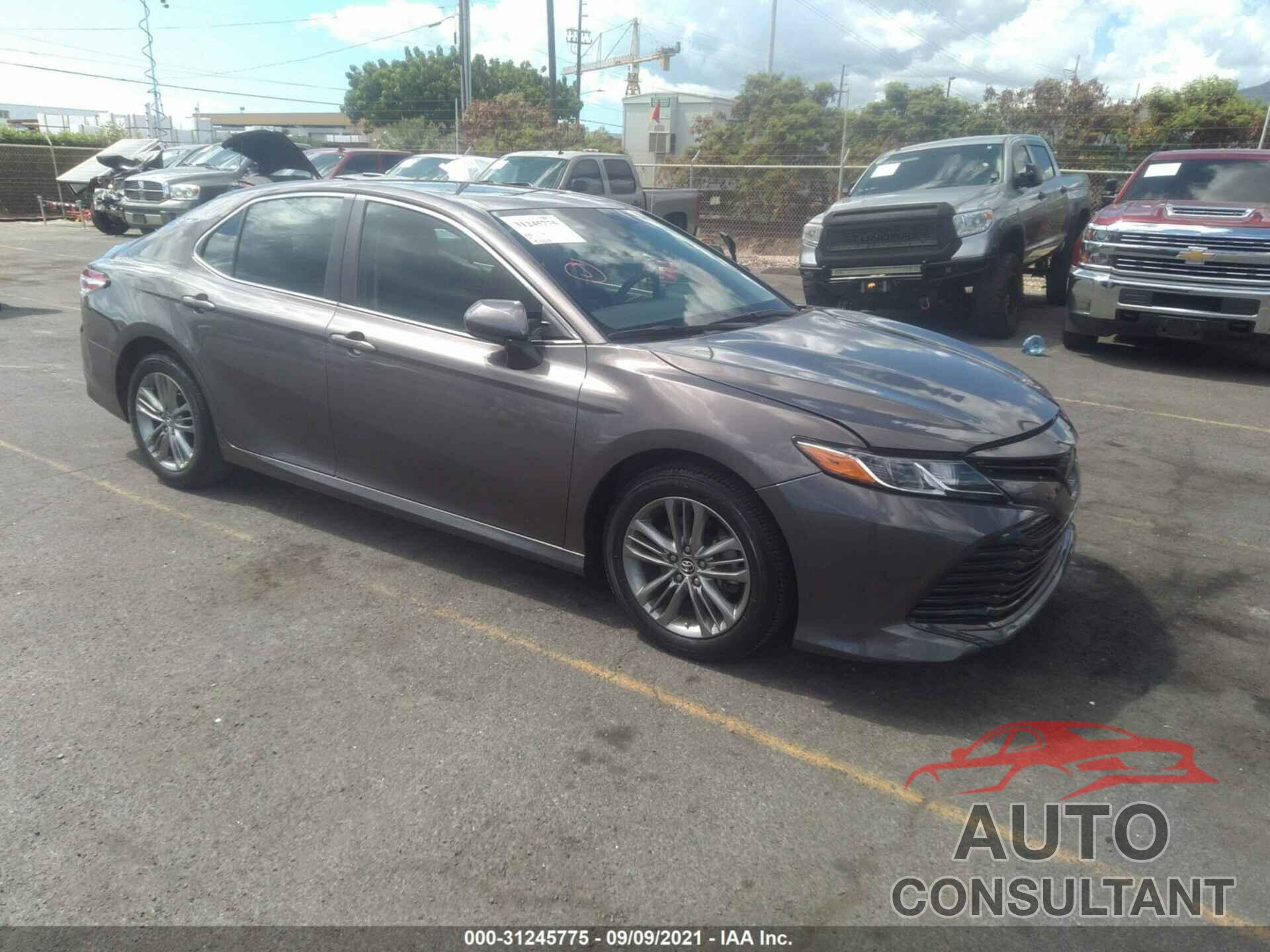TOYOTA CAMRY 2018 - 4T1B11HK8JU535178