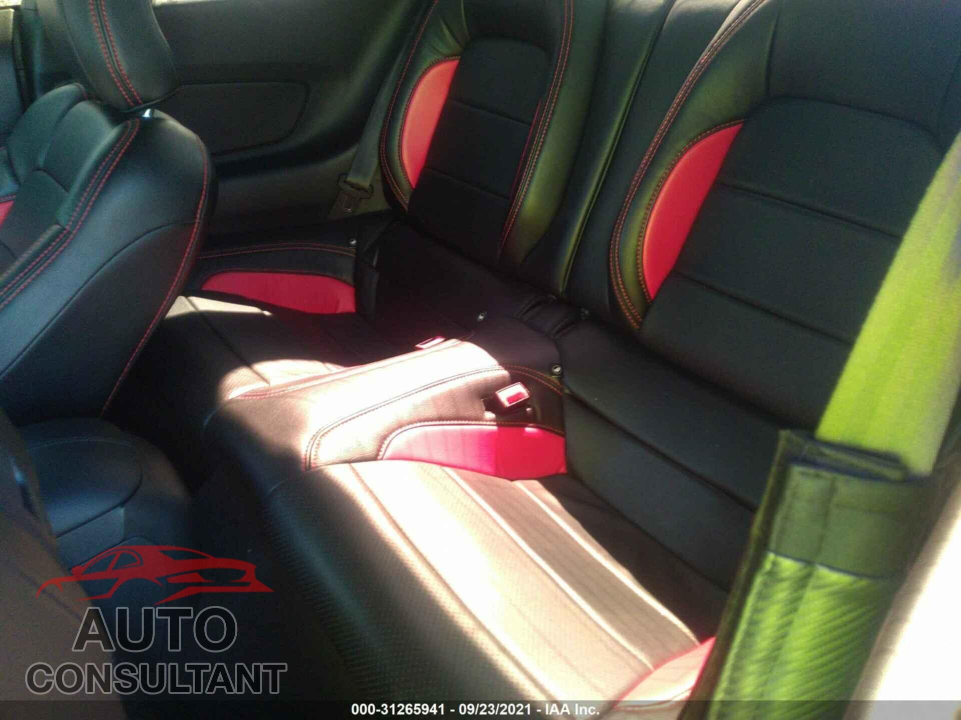 FORD MUSTANG 2019 - 1FA6P8CF2K5195826