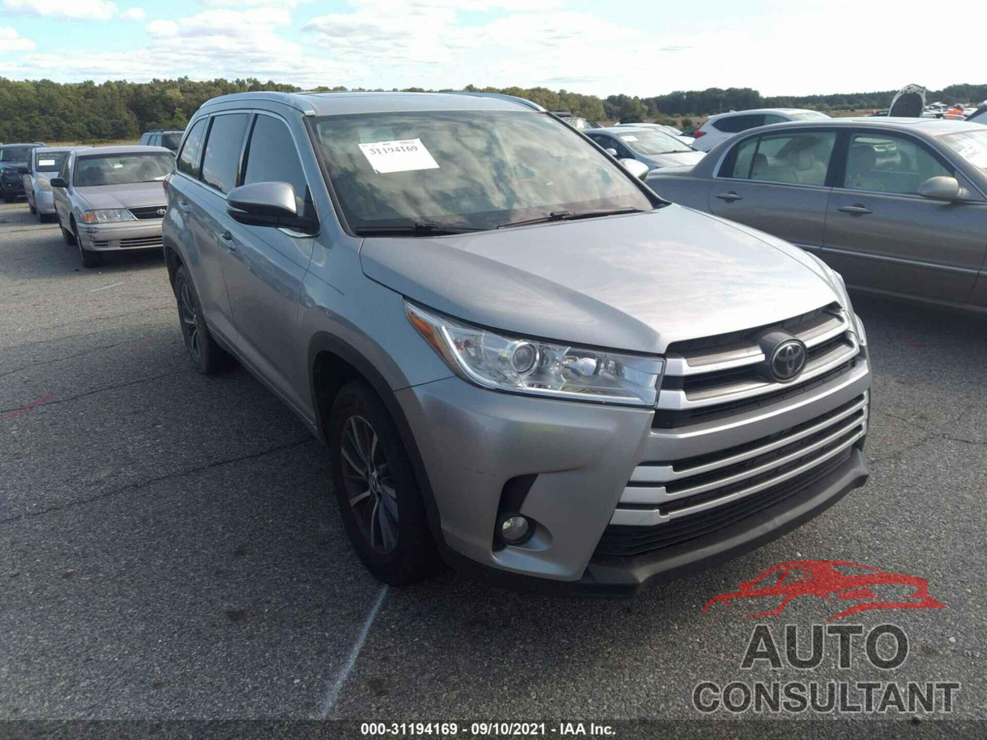 TOYOTA HIGHLANDER 2018 - 5TDKZRFH7JS257641