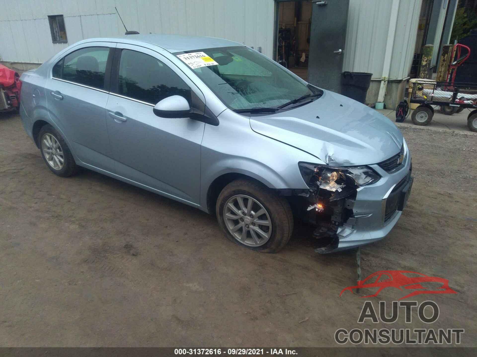 CHEVROLET SONIC 2017 - 1G1JD5SH6H4104983