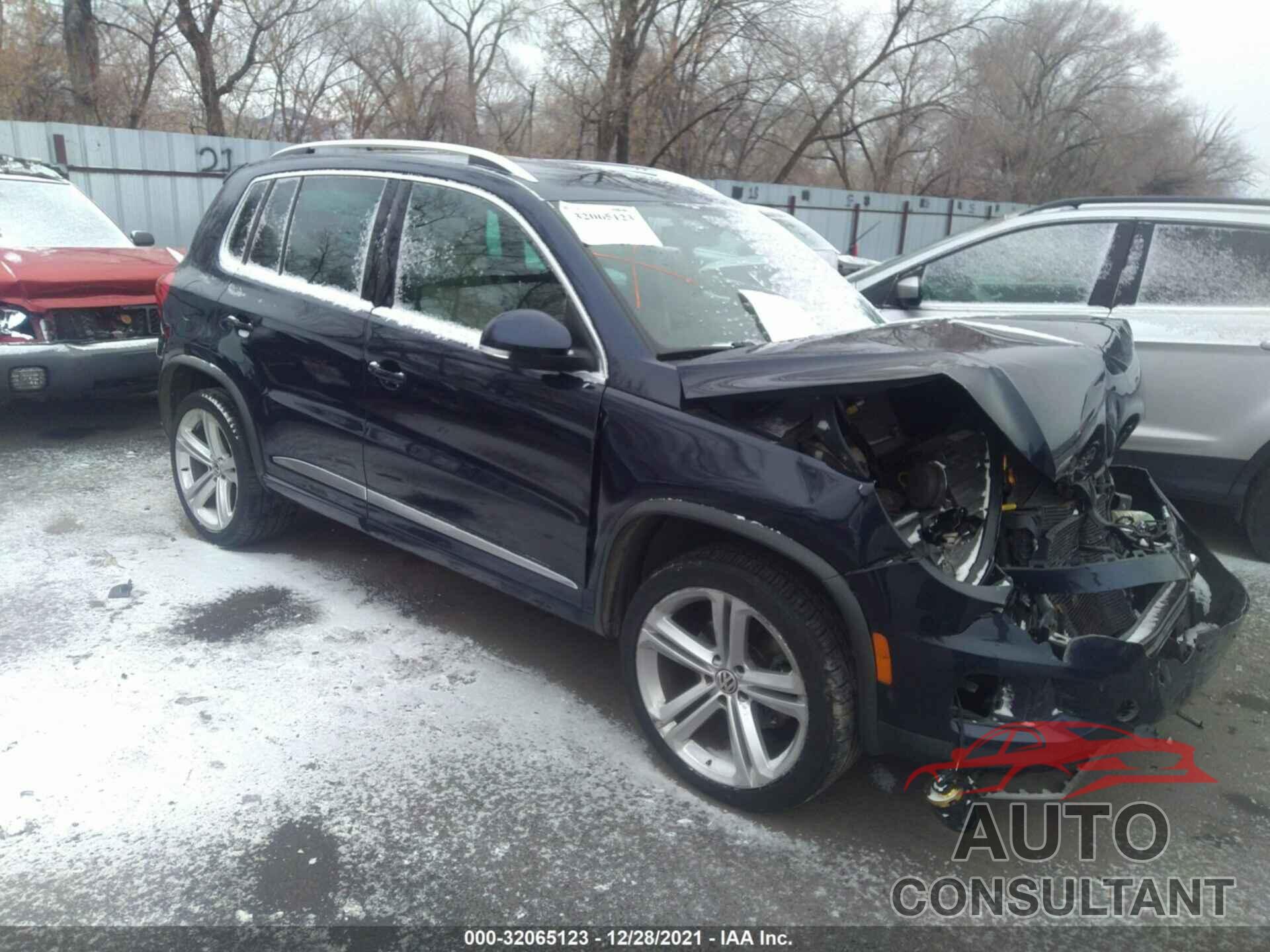 VOLKSWAGEN TIGUAN 2016 - WVGAV7AX8GW617840