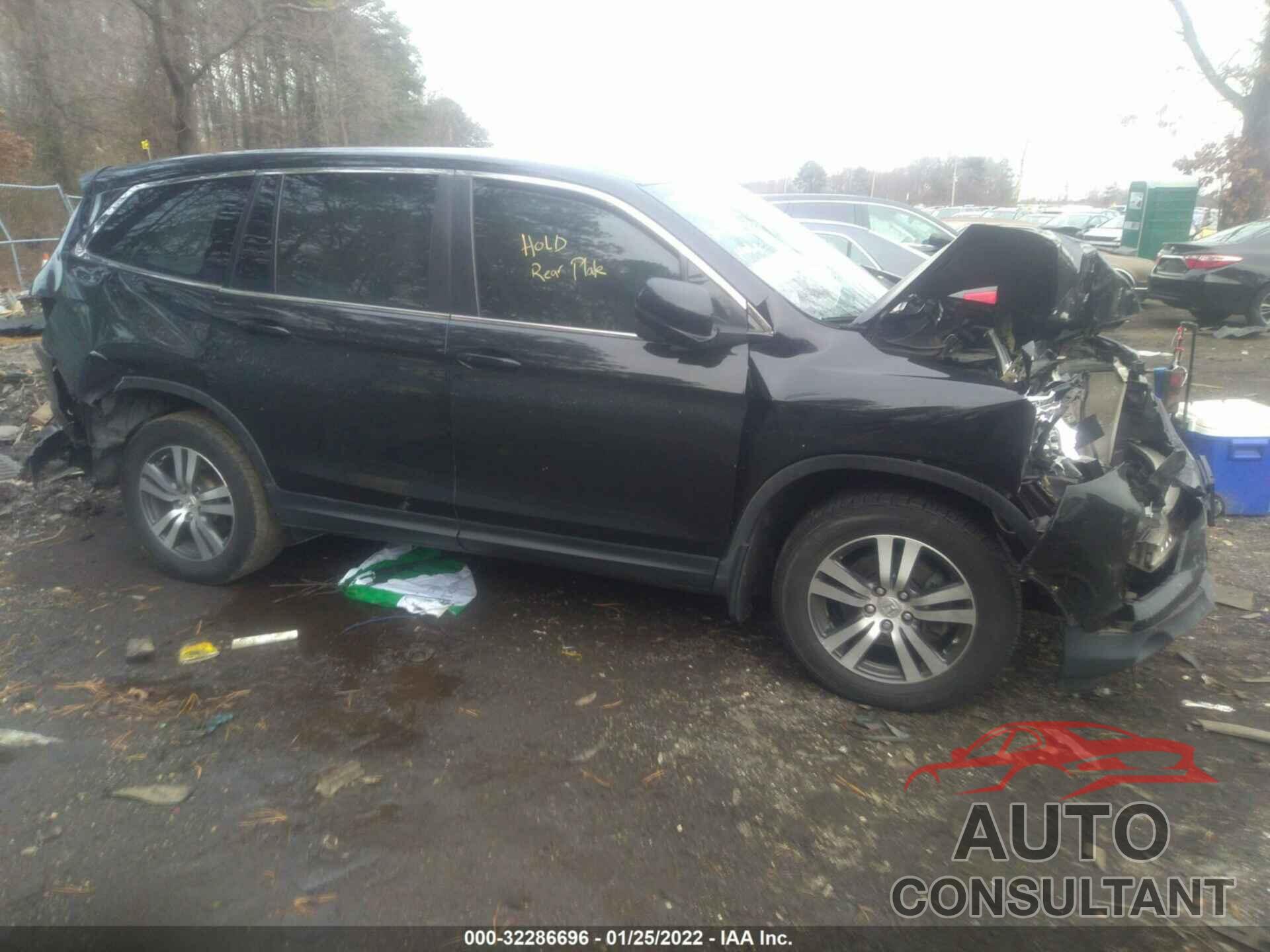 HONDA PILOT 2017 - 5FNYF6H33HB001255