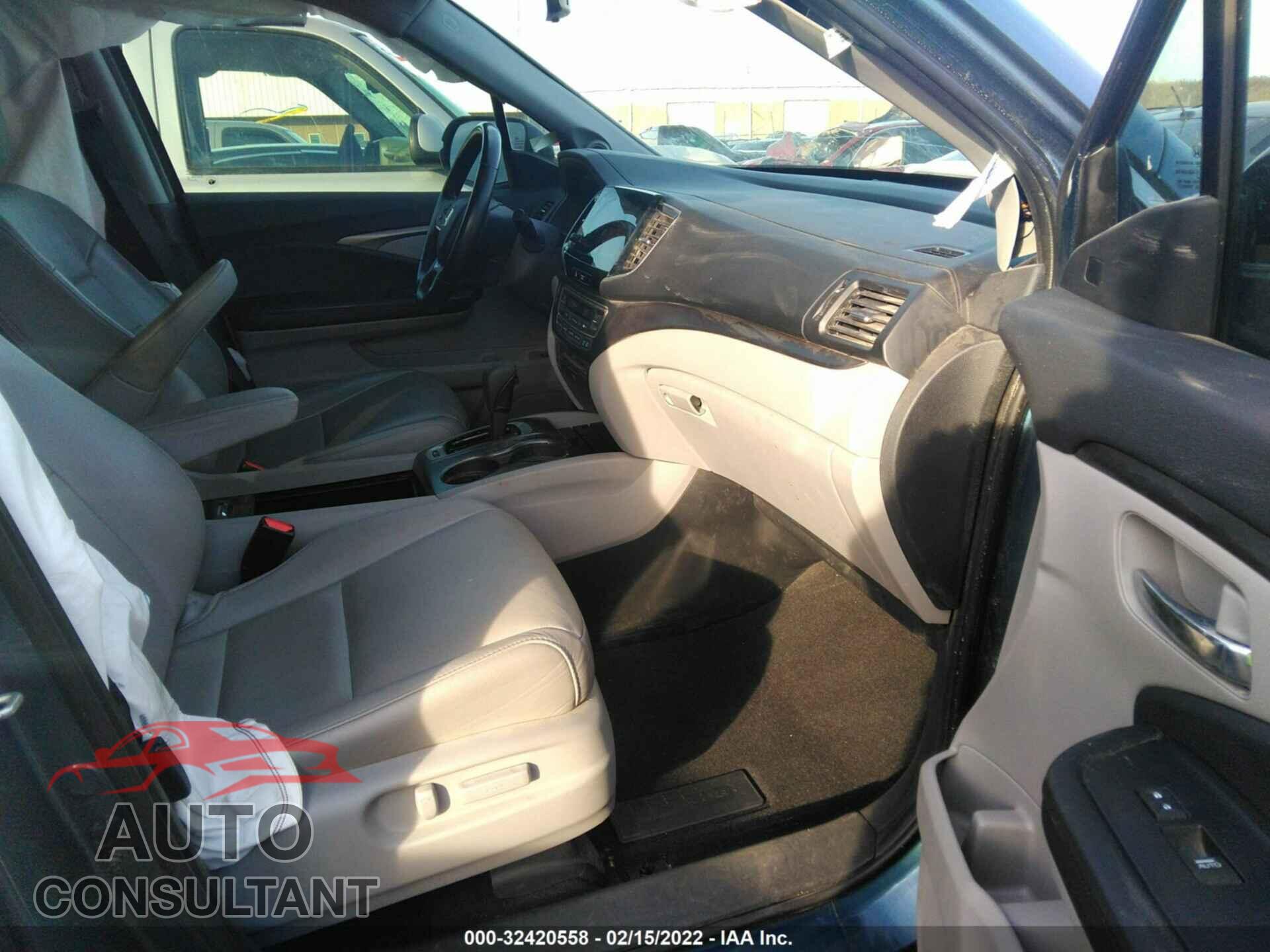 HONDA PILOT 2019 - 5FNYF6H43KB025510