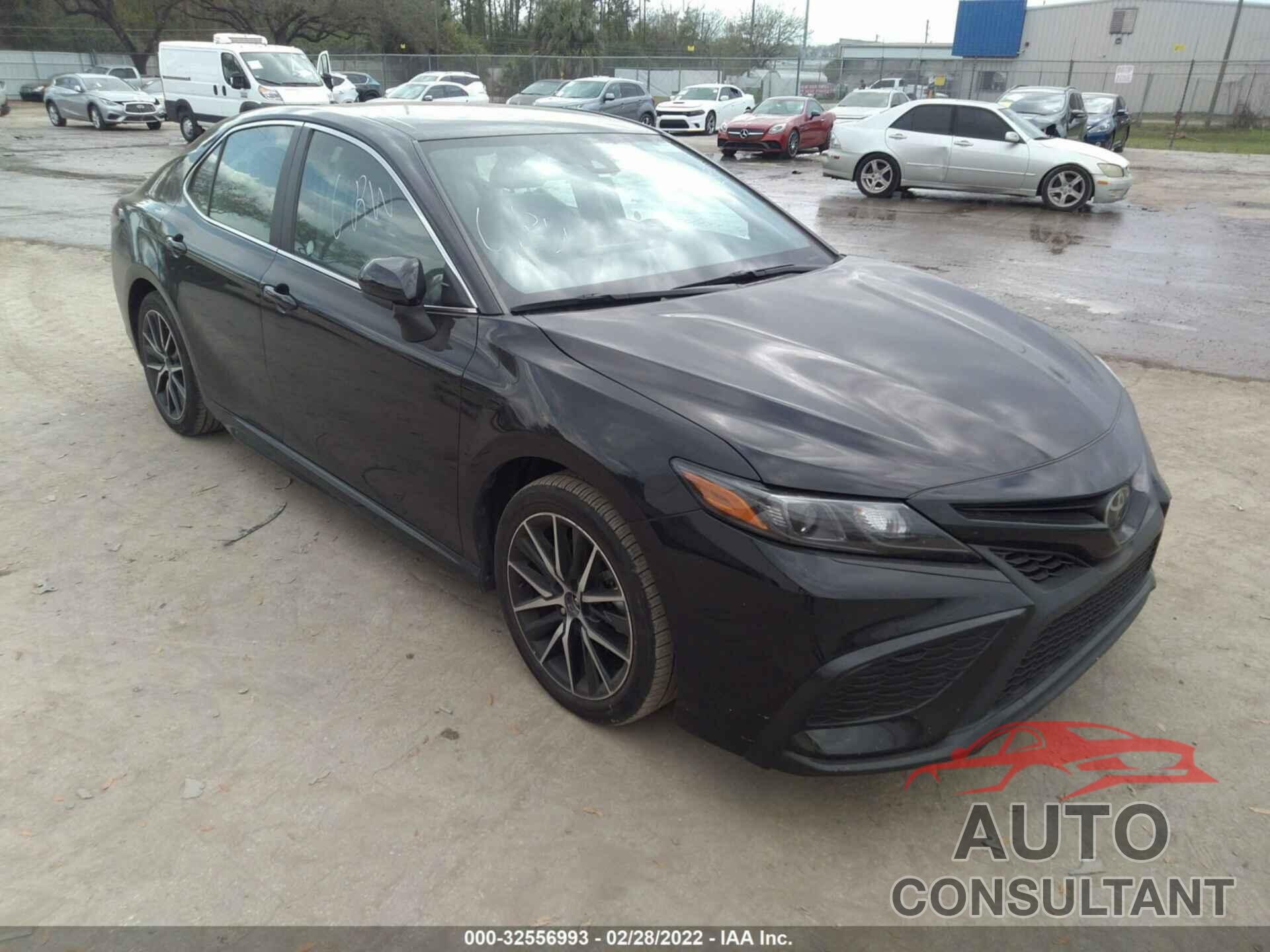 TOYOTA CAMRY 2021 - 4T1G11AK6MU428893