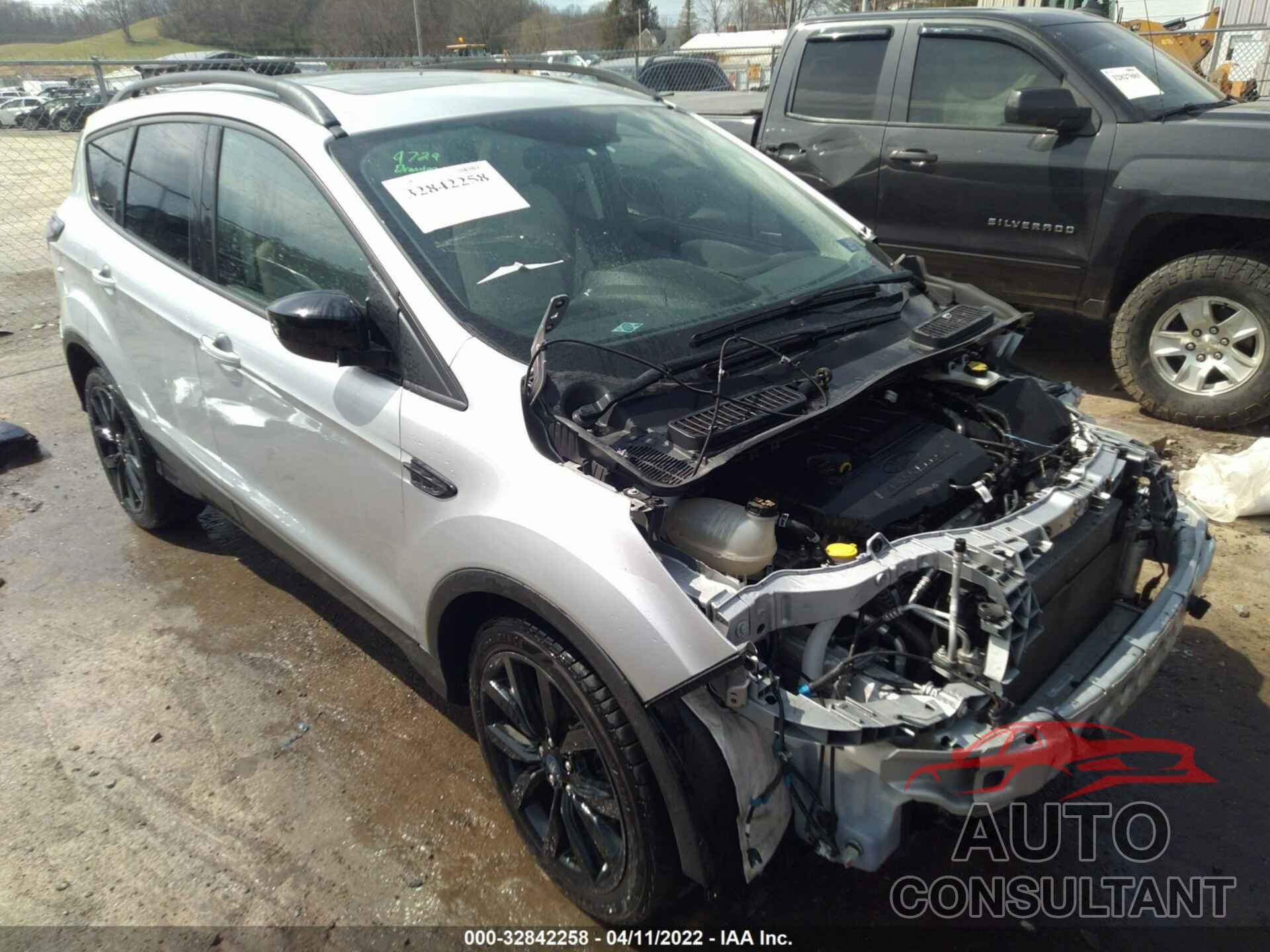 FORD ESCAPE 2018 - 1FMCU9HD7JUD27479