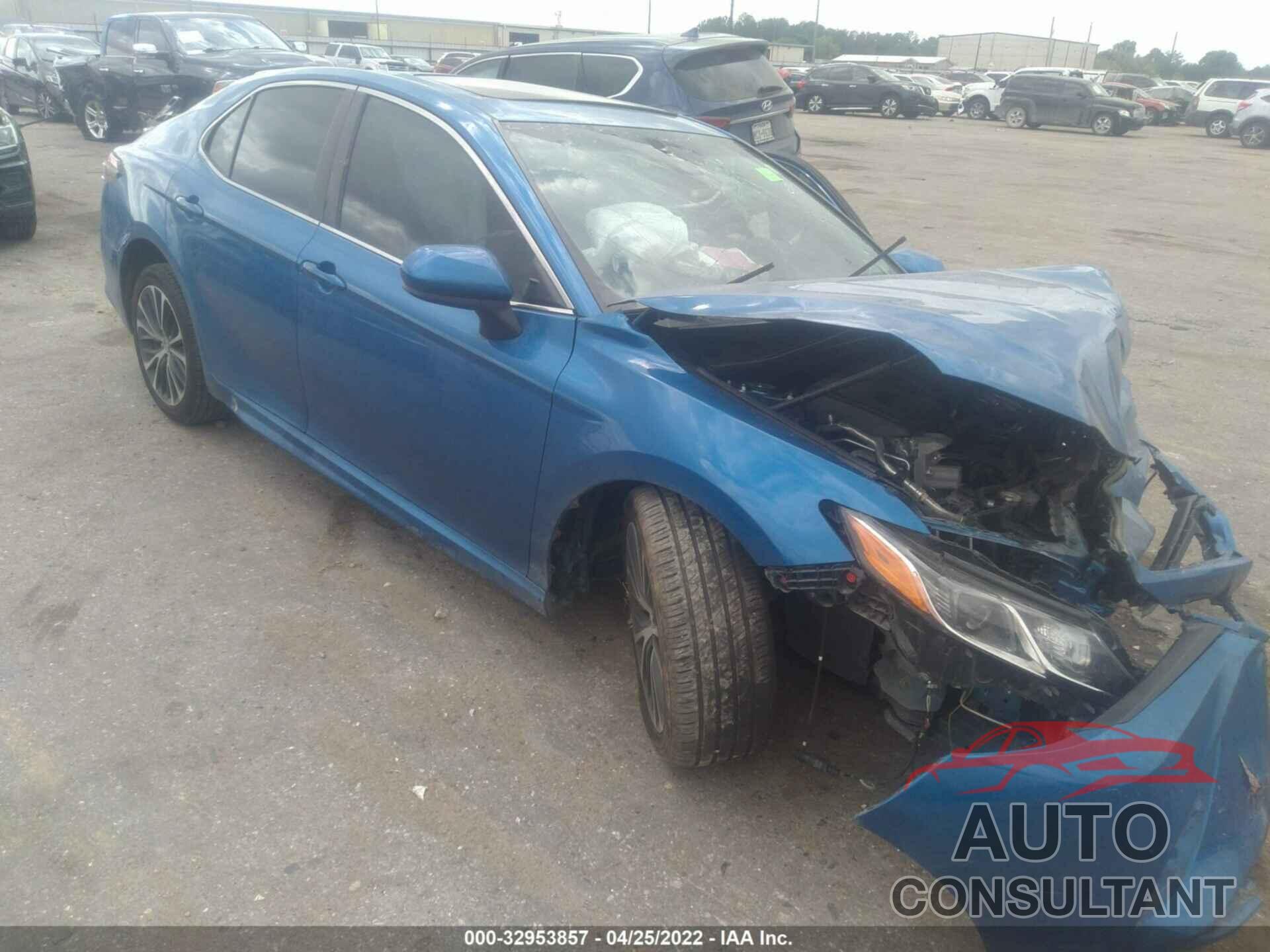 TOYOTA CAMRY 2018 - 4T1B11HK5JU150872