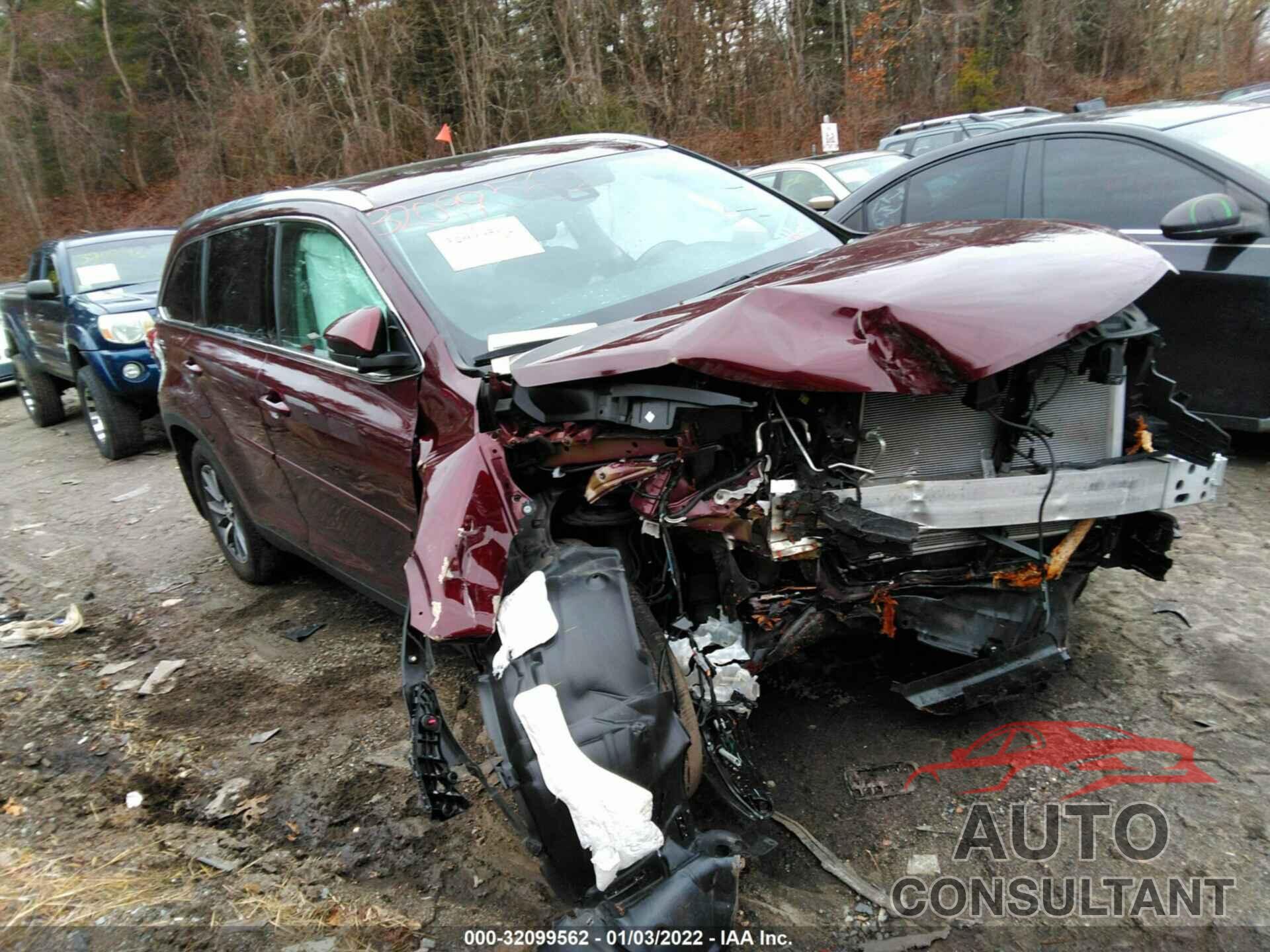 TOYOTA HIGHLANDER 2019 - 5TDJZRFH8KS740424