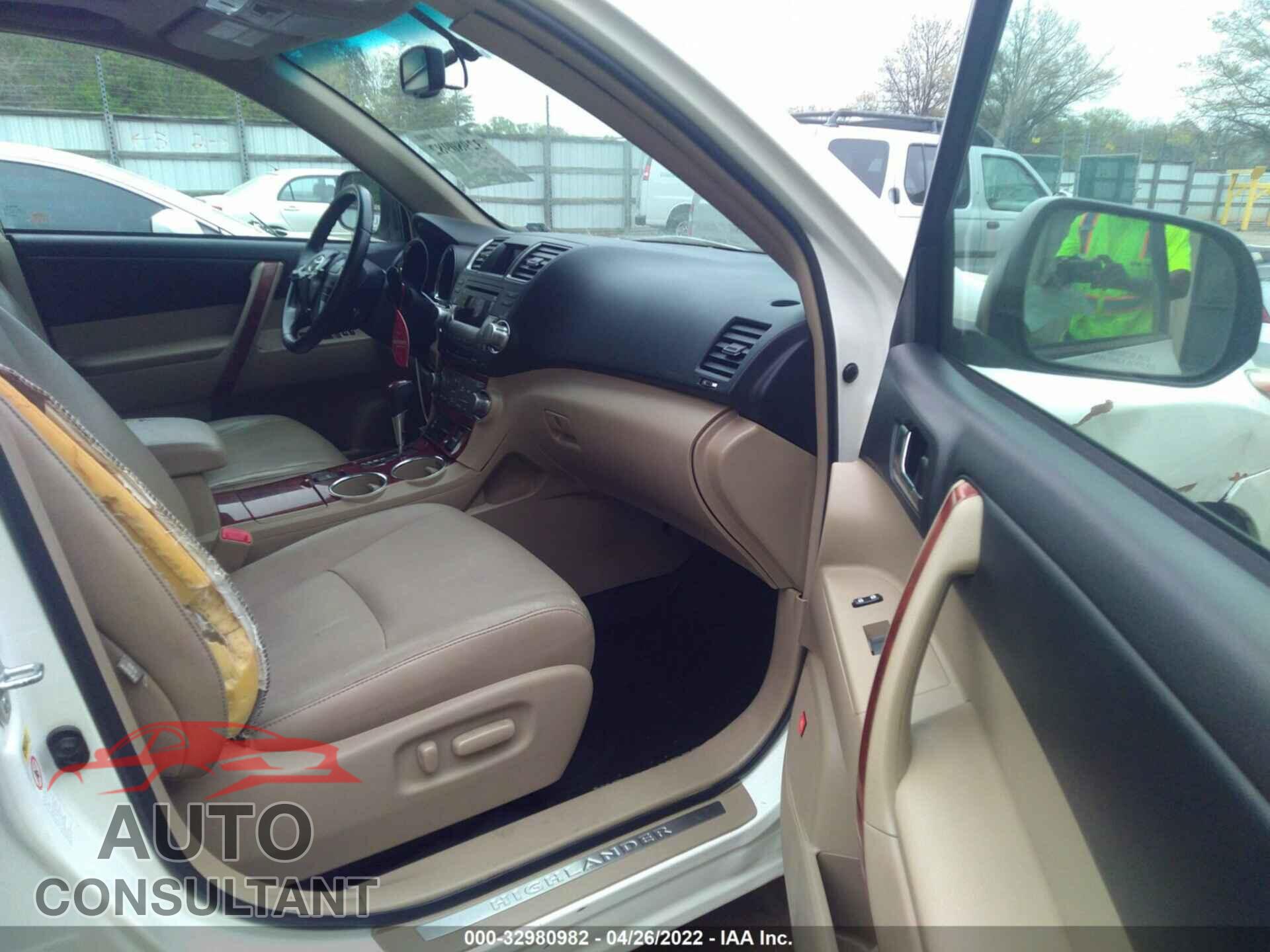TOYOTA HIGHLANDER 2011 - 5TDYK3EHXBS029616