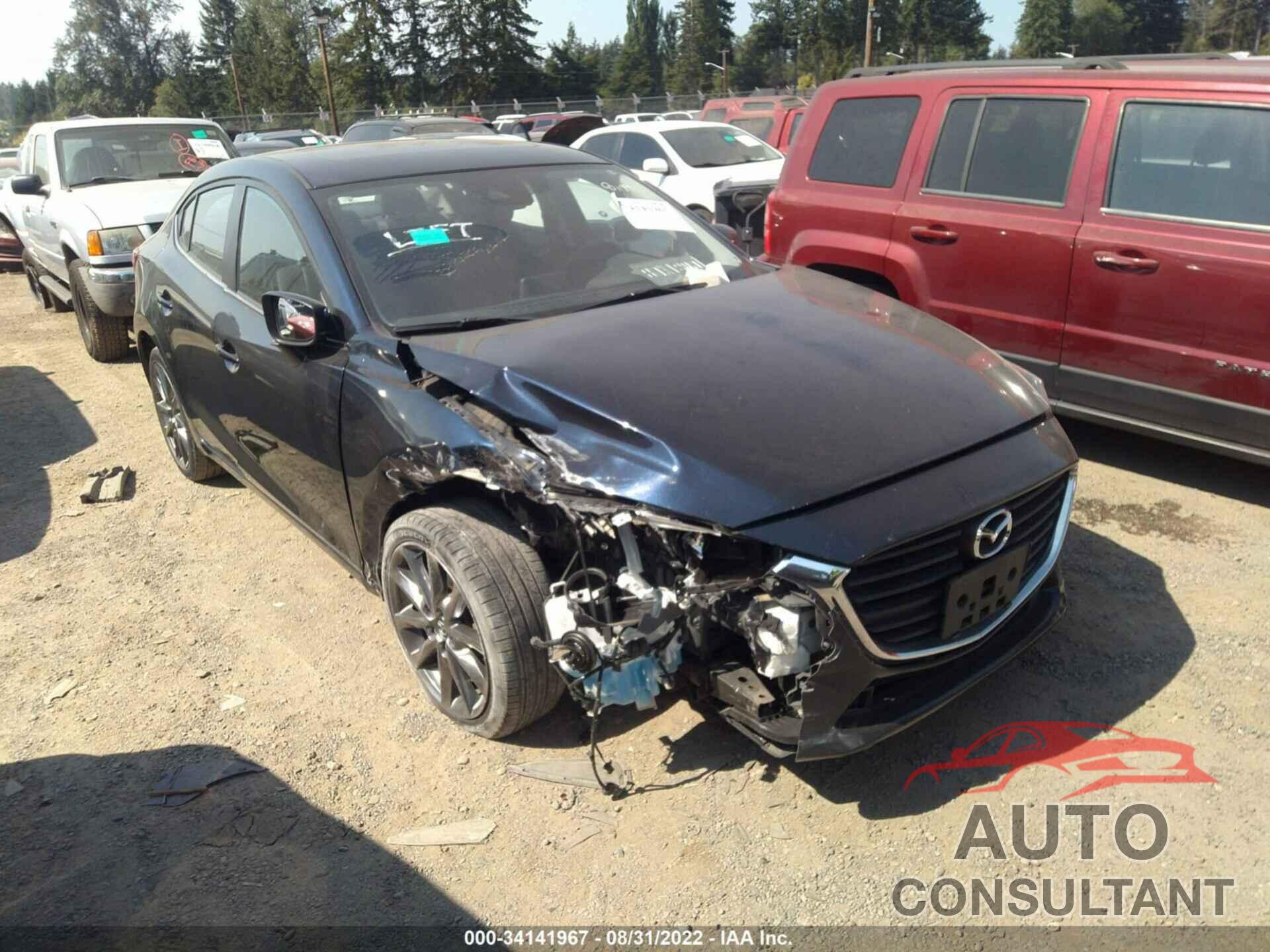MAZDA MAZDA3 4-DOOR 2018 - JM1BN1V38J1156866
