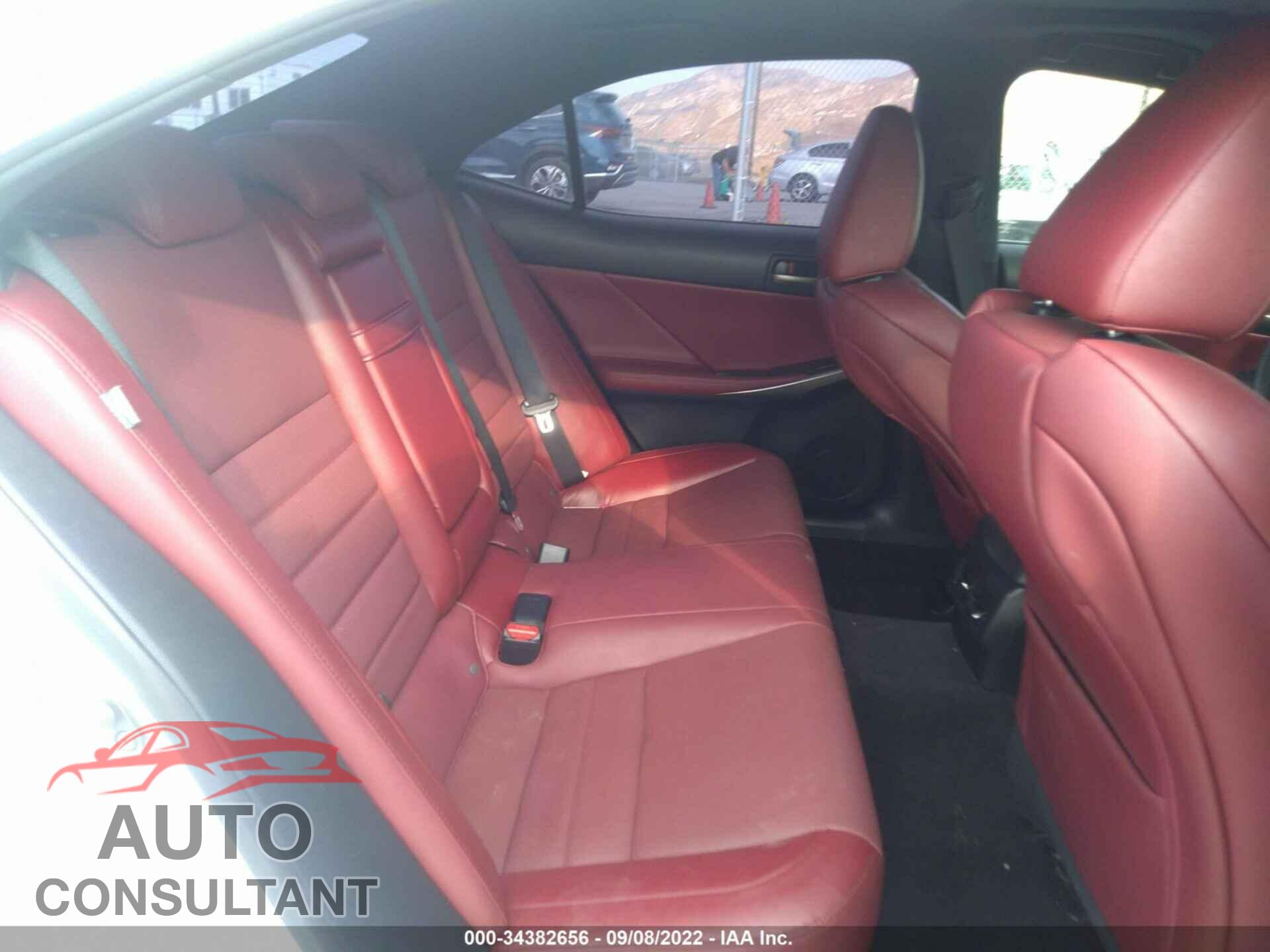 LEXUS IS 2018 - JTHBA1D22J5073221