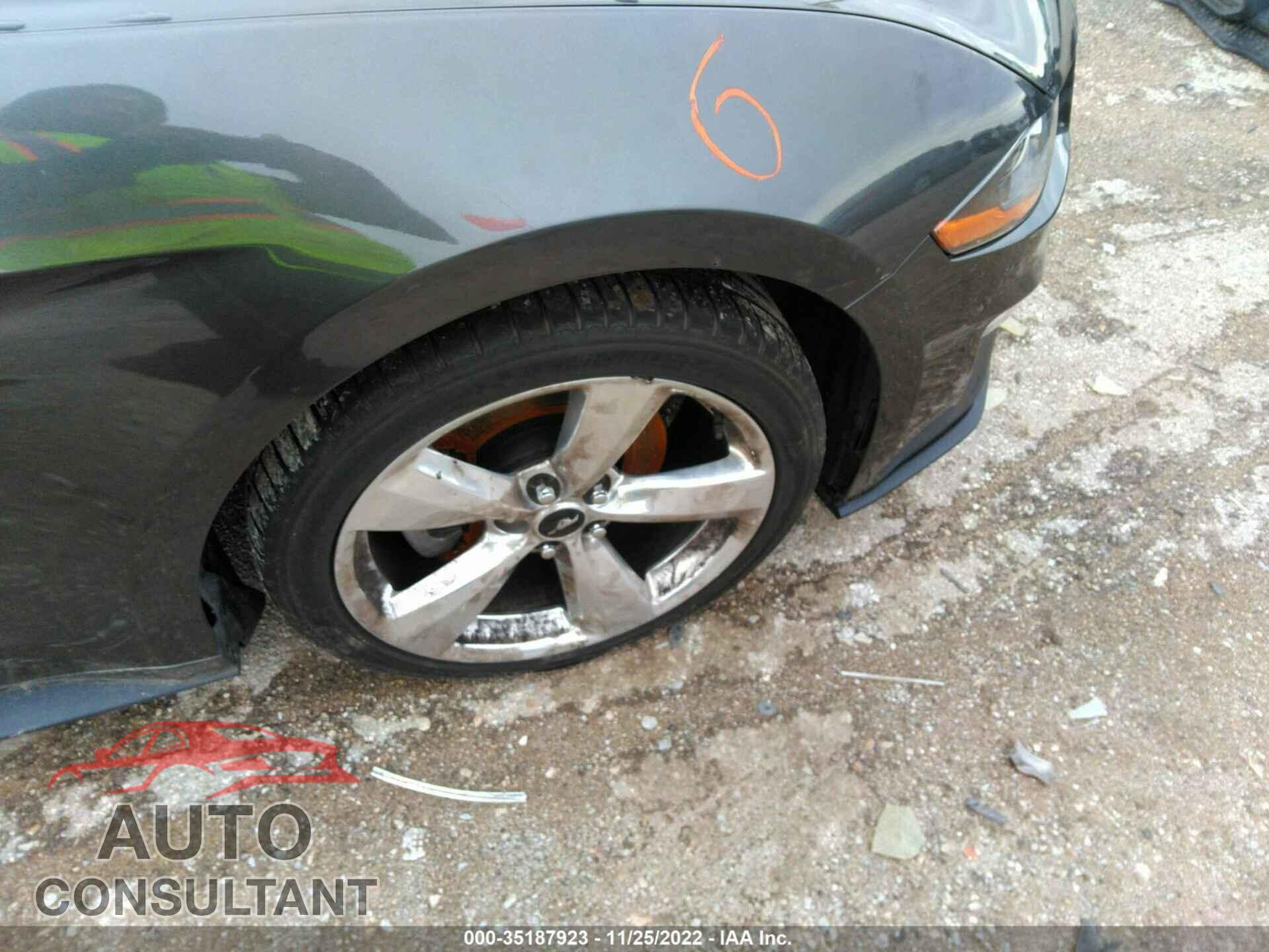 FORD MUSTANG 2019 - 1FA6P8TH1K5111903