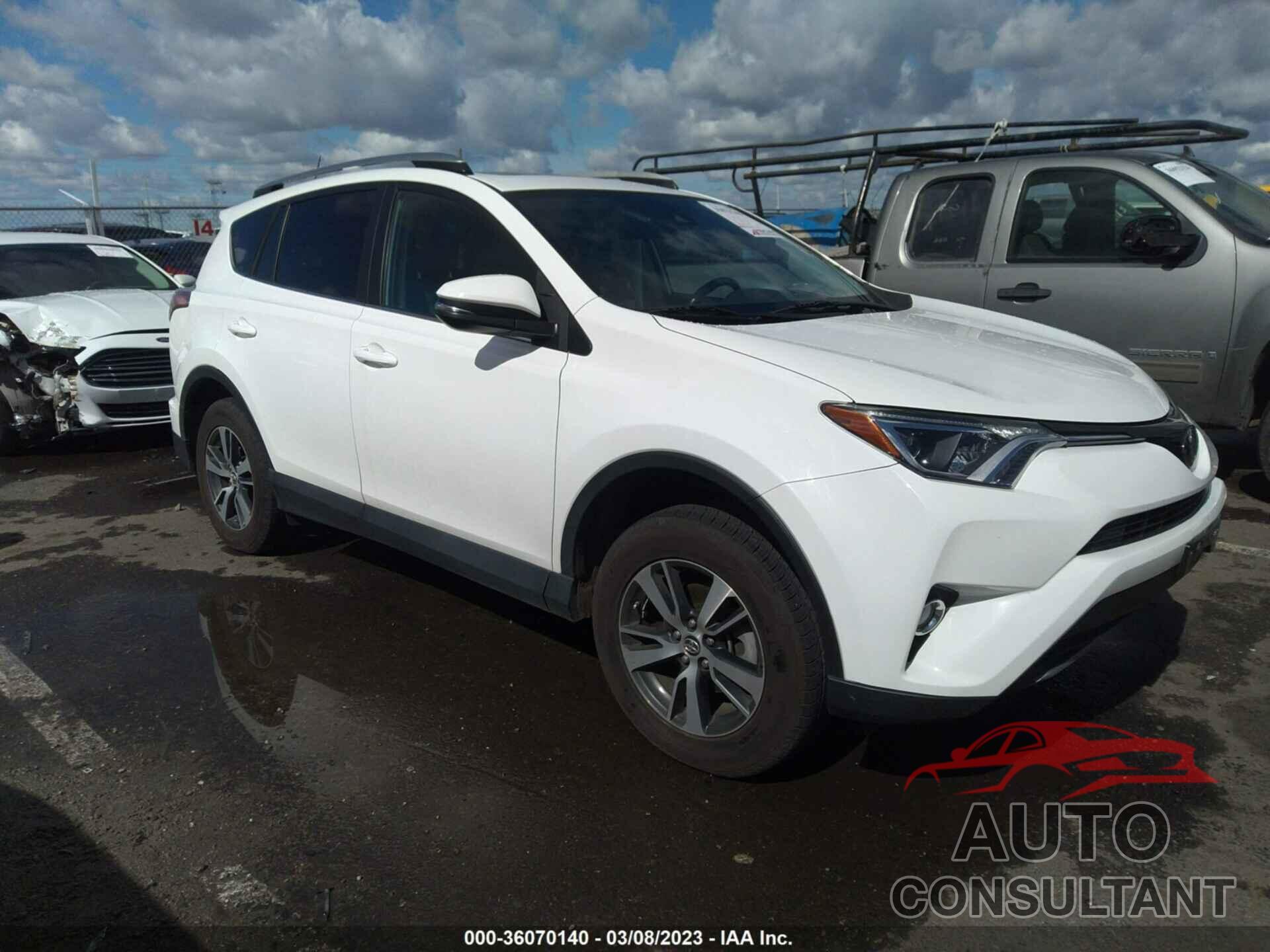 TOYOTA RAV4 2018 - 2T3RFREV6JW798905
