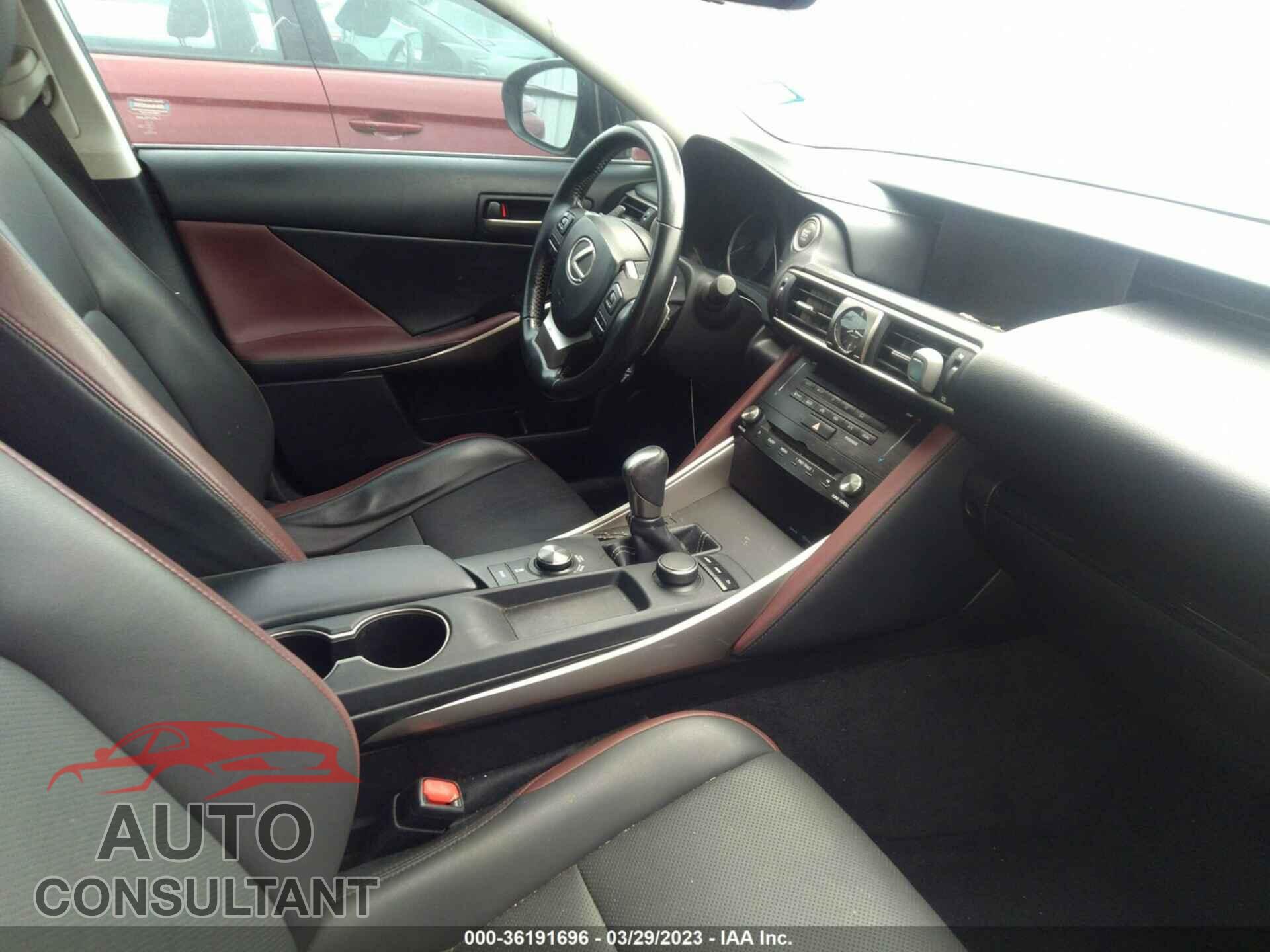 LEXUS IS 2017 - JTHBA1D22H5044019