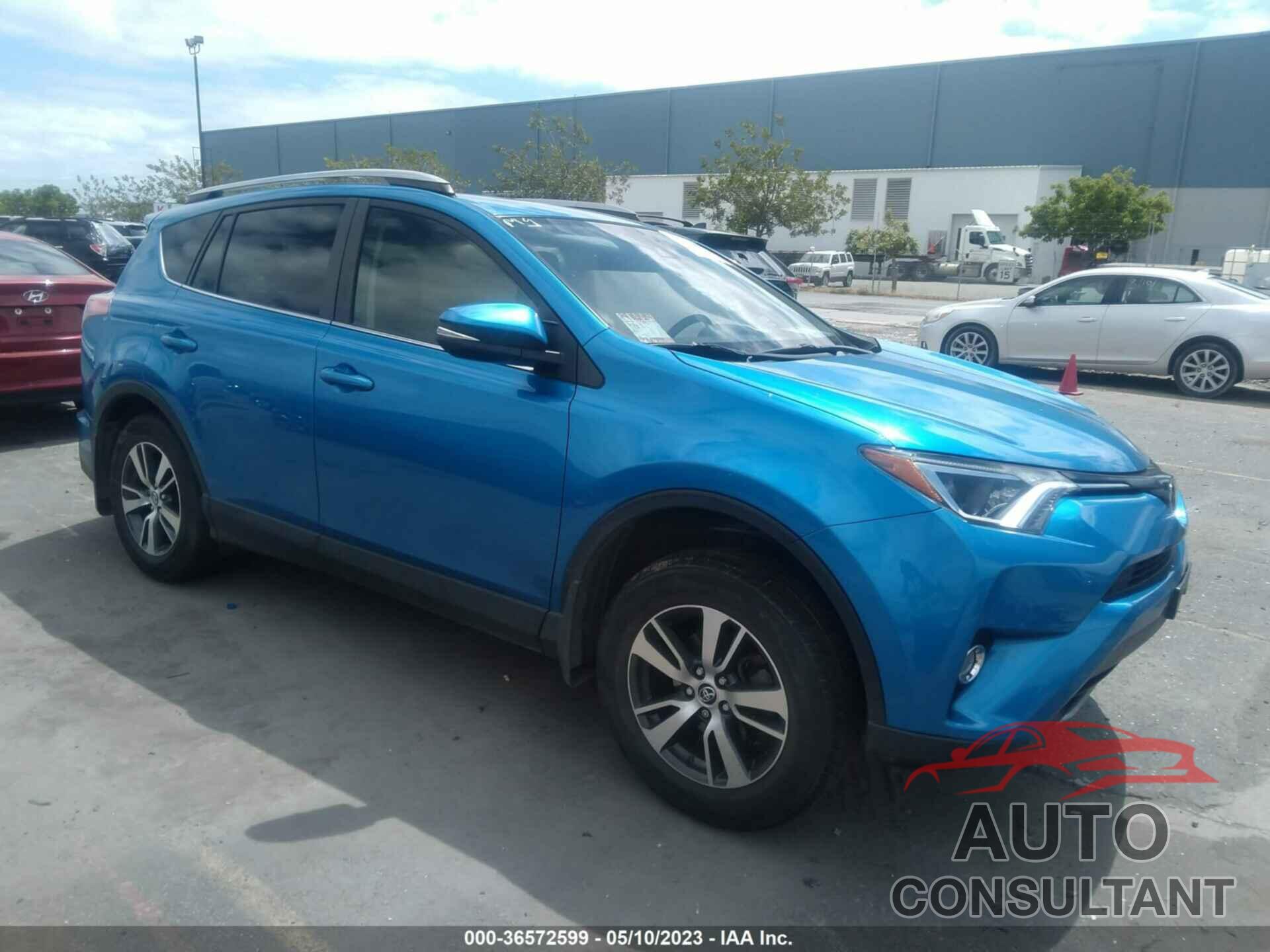 TOYOTA RAV4 2018 - JTMWFREV1JJ162393