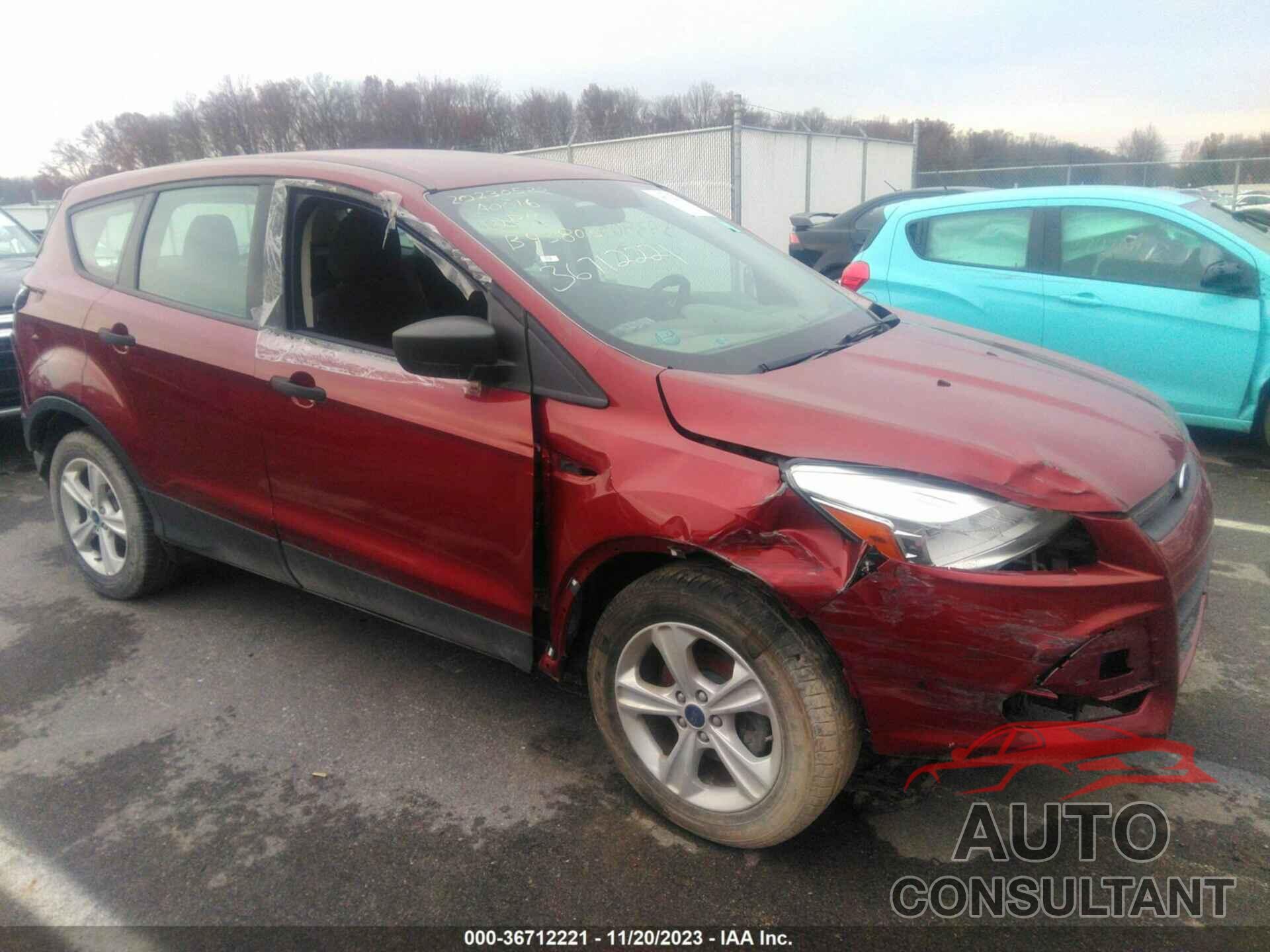 FORD ESCAPE 2016 - 1FMCU0F77GUB93803