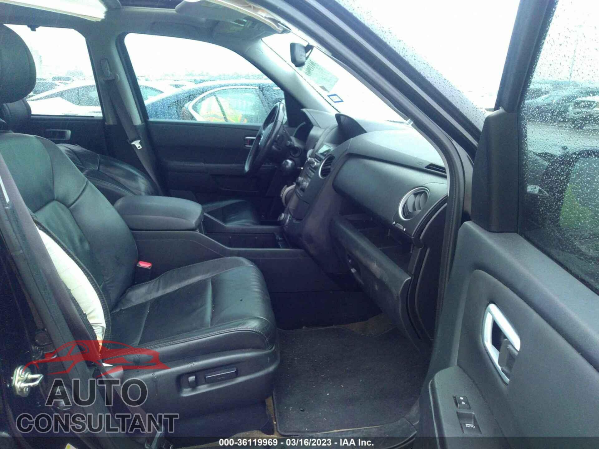 HONDA PILOT 2015 - 5FNYF3H94FB021921