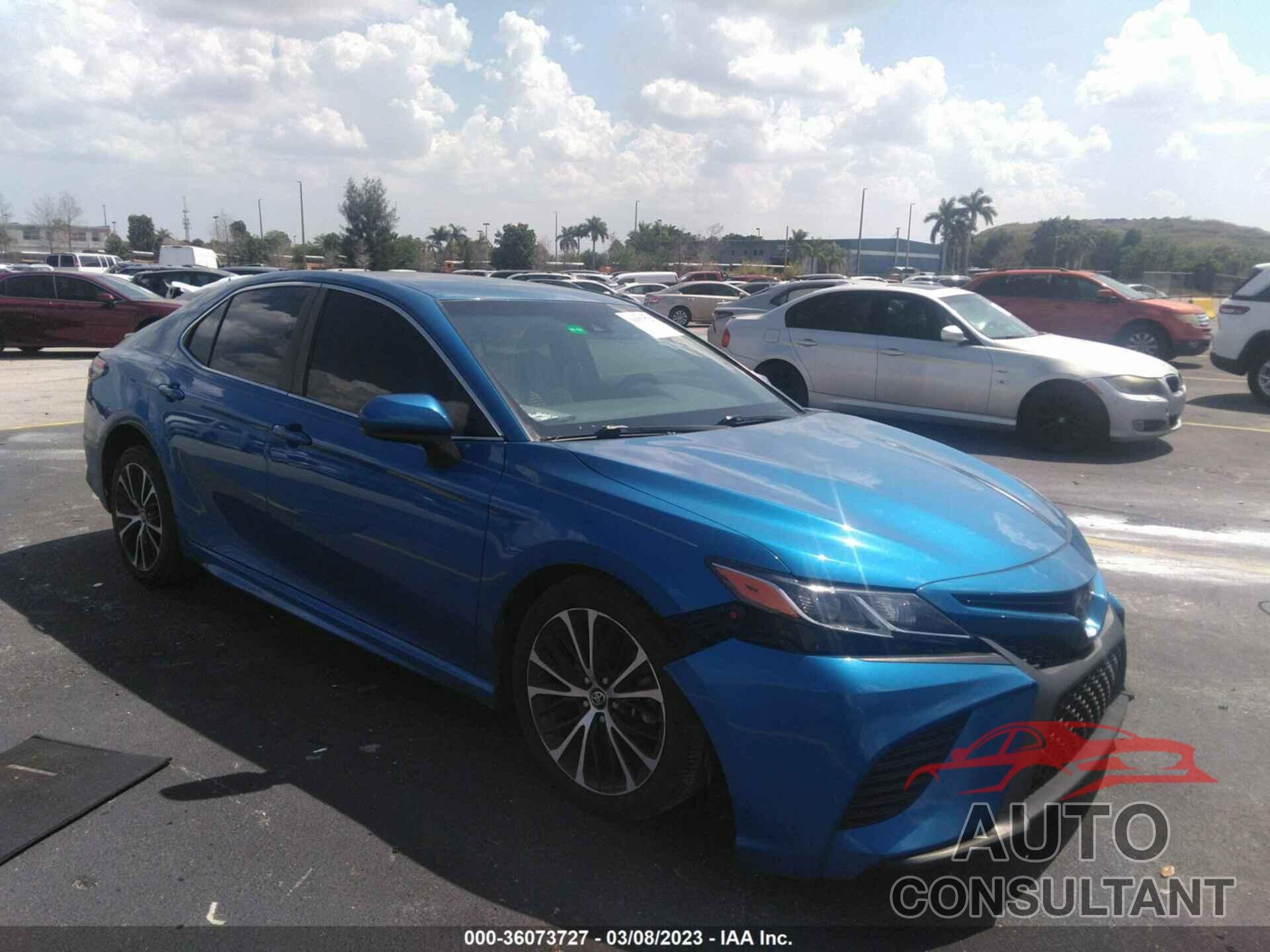 TOYOTA CAMRY 2018 - 4T1B11HK5JU152332