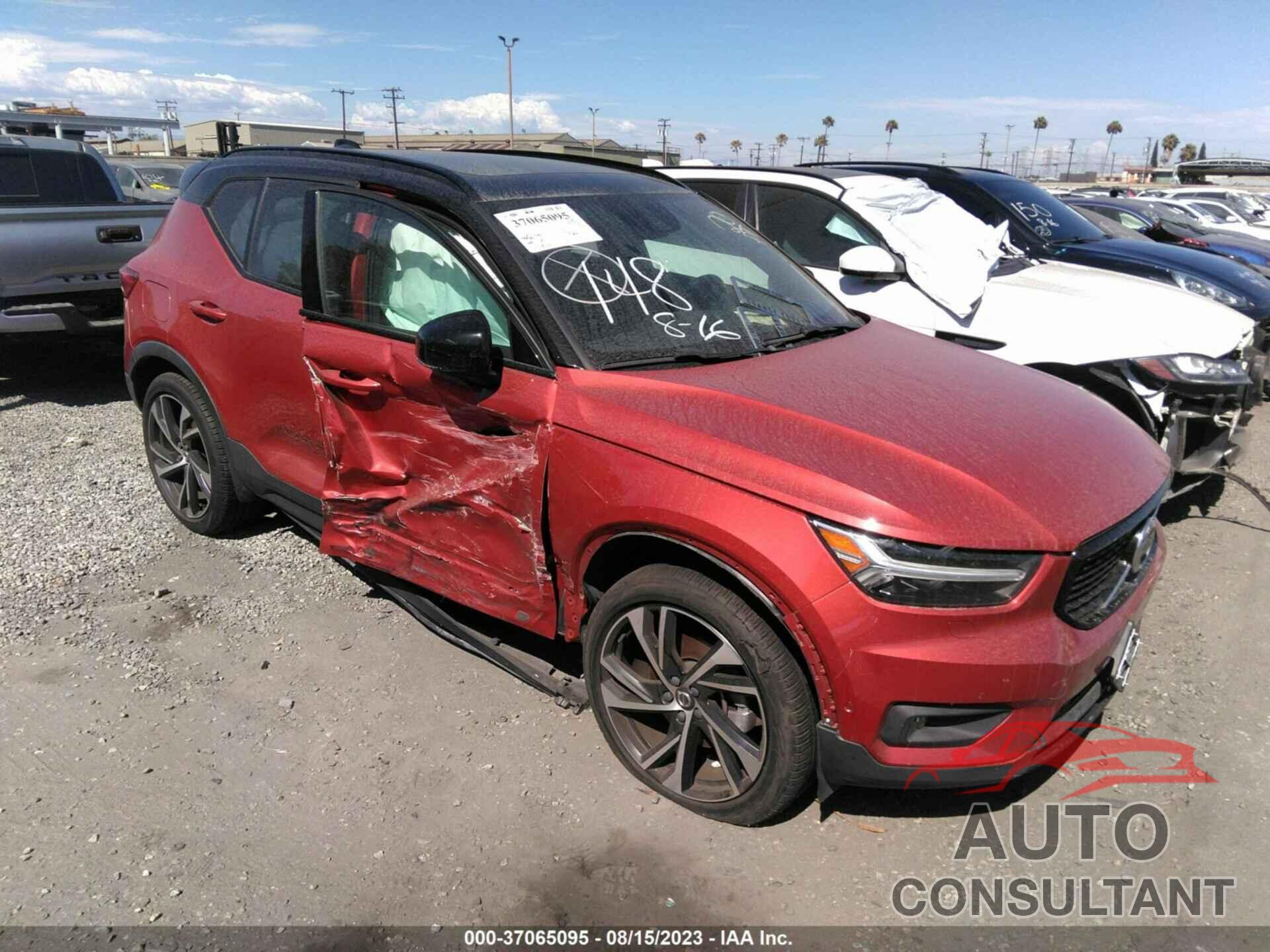 VOLVO XC40 2021 - YV4162UM6M2548152