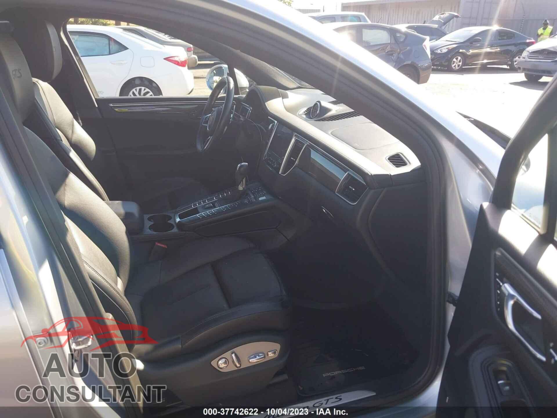PORSCHE MACAN 2017 - WP1AG2A59HLB54737