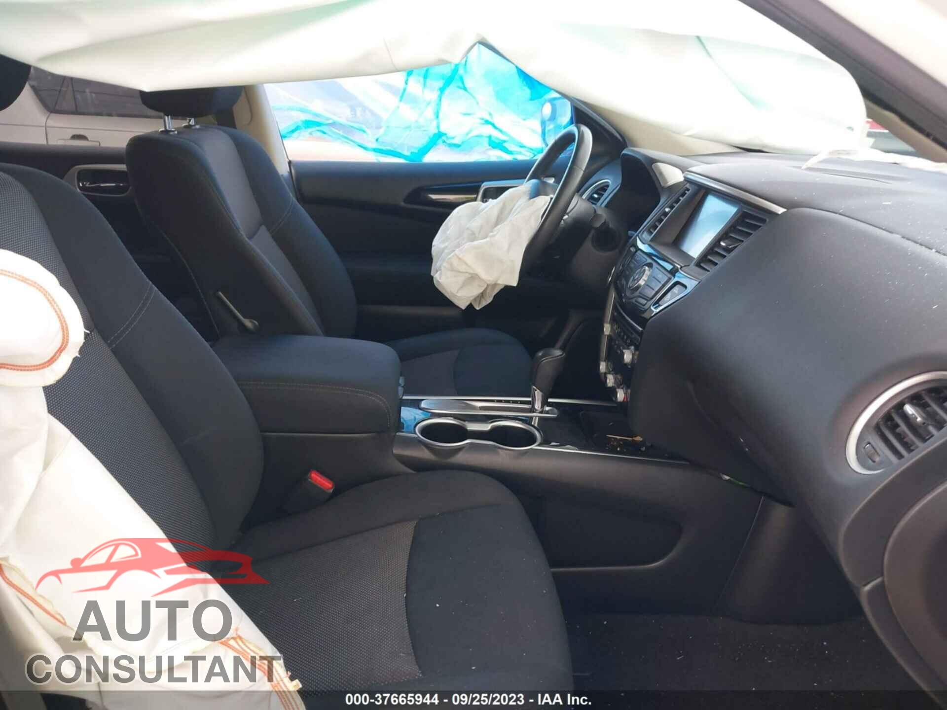 NISSAN PATHFINDER 2017 - 5N1DR2MN4HC668124