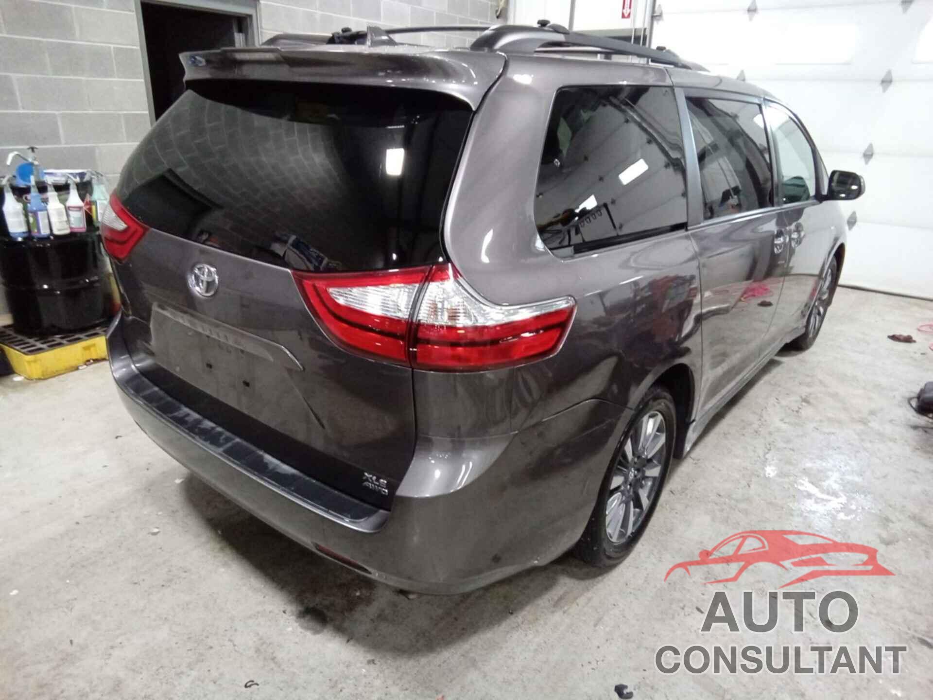 TOYOTA SIENNA 2019 - 5TDDZ3DC3KS220648