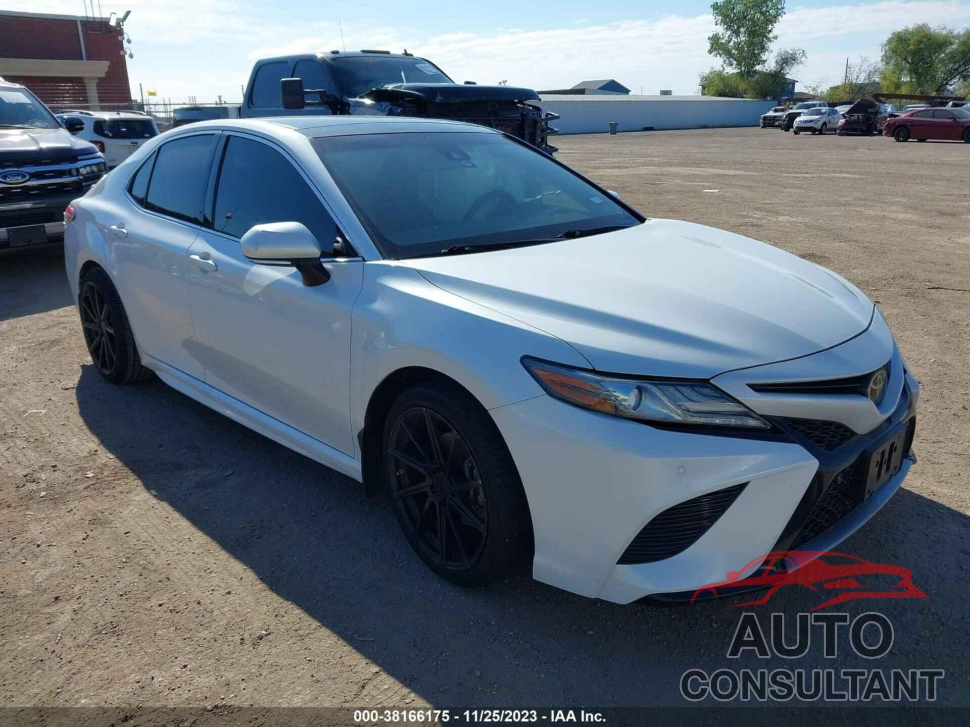 TOYOTA CAMRY 2018 - 4T1B61HK8JU135588
