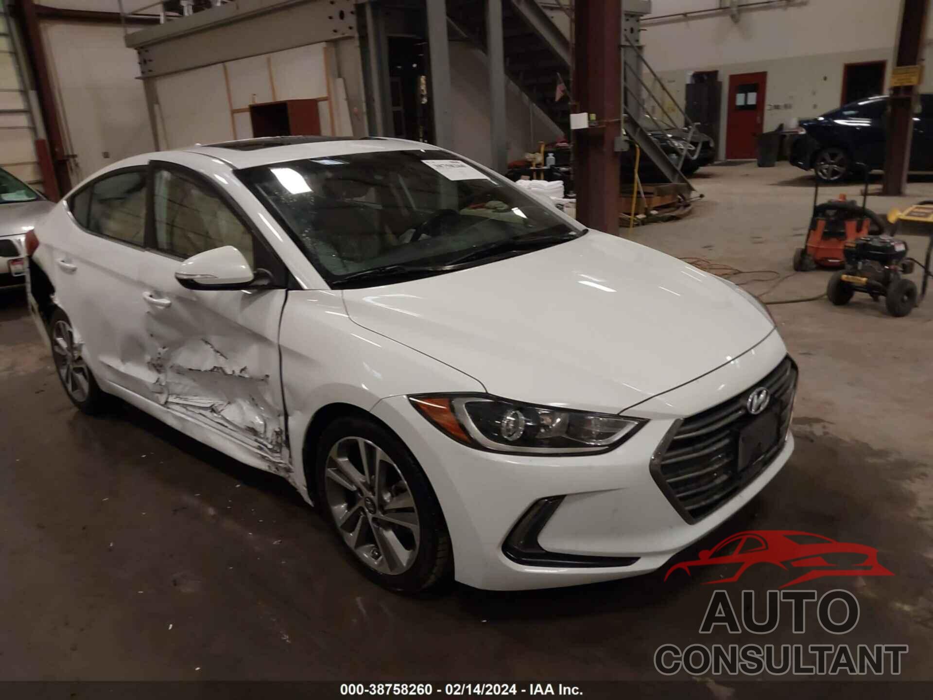 HYUNDAI ELANTRA 2018 - 5NPD84LF2JH290084