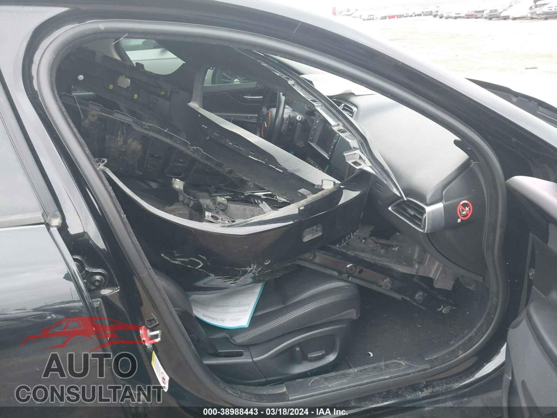 JAGUAR XE 2017 - SAJAJ4BV4HCP15084