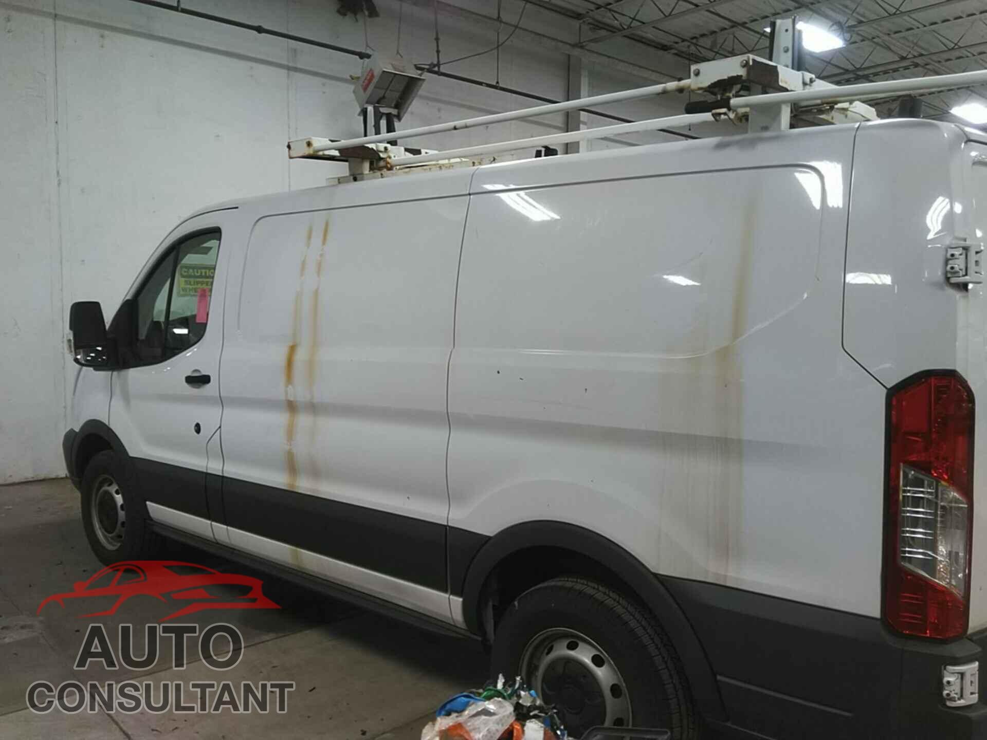 FORD TRANSIT-250 2017 - 1FTYR1YM5HKB43564