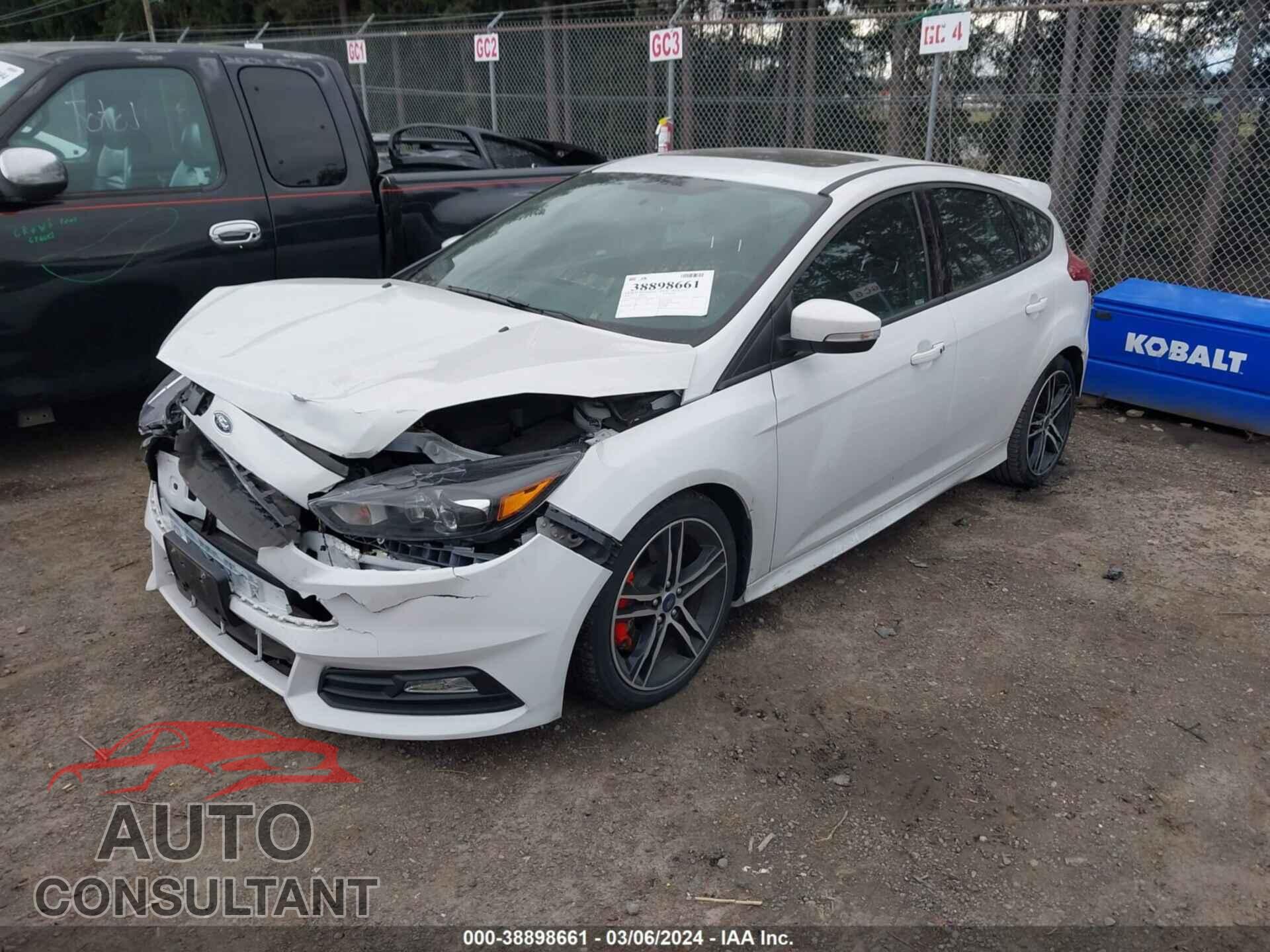 FORD FOCUS ST 2018 - 1FADP3L92JL313775