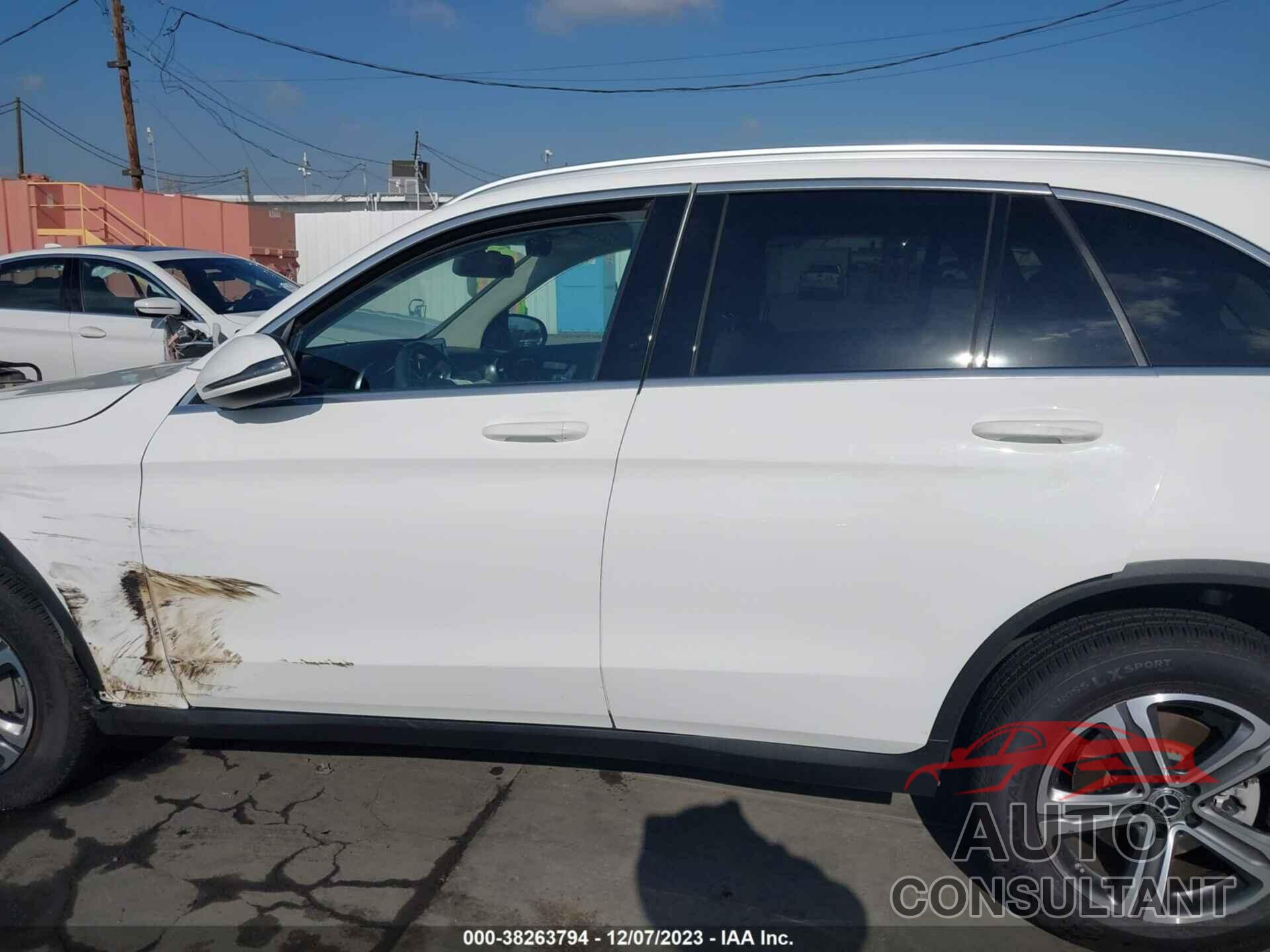 MERCEDES-BENZ GLC 2019 - WDC0G4JBXKF590656