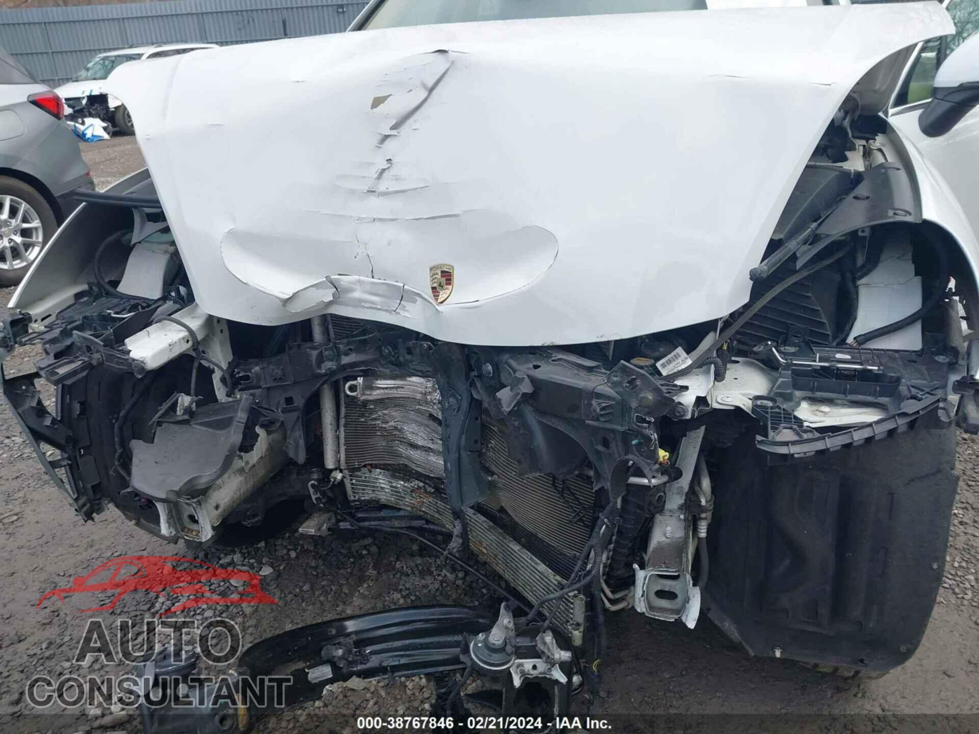 PORSCHE CAYENNE 2016 - WP1AA2A28GLA08819